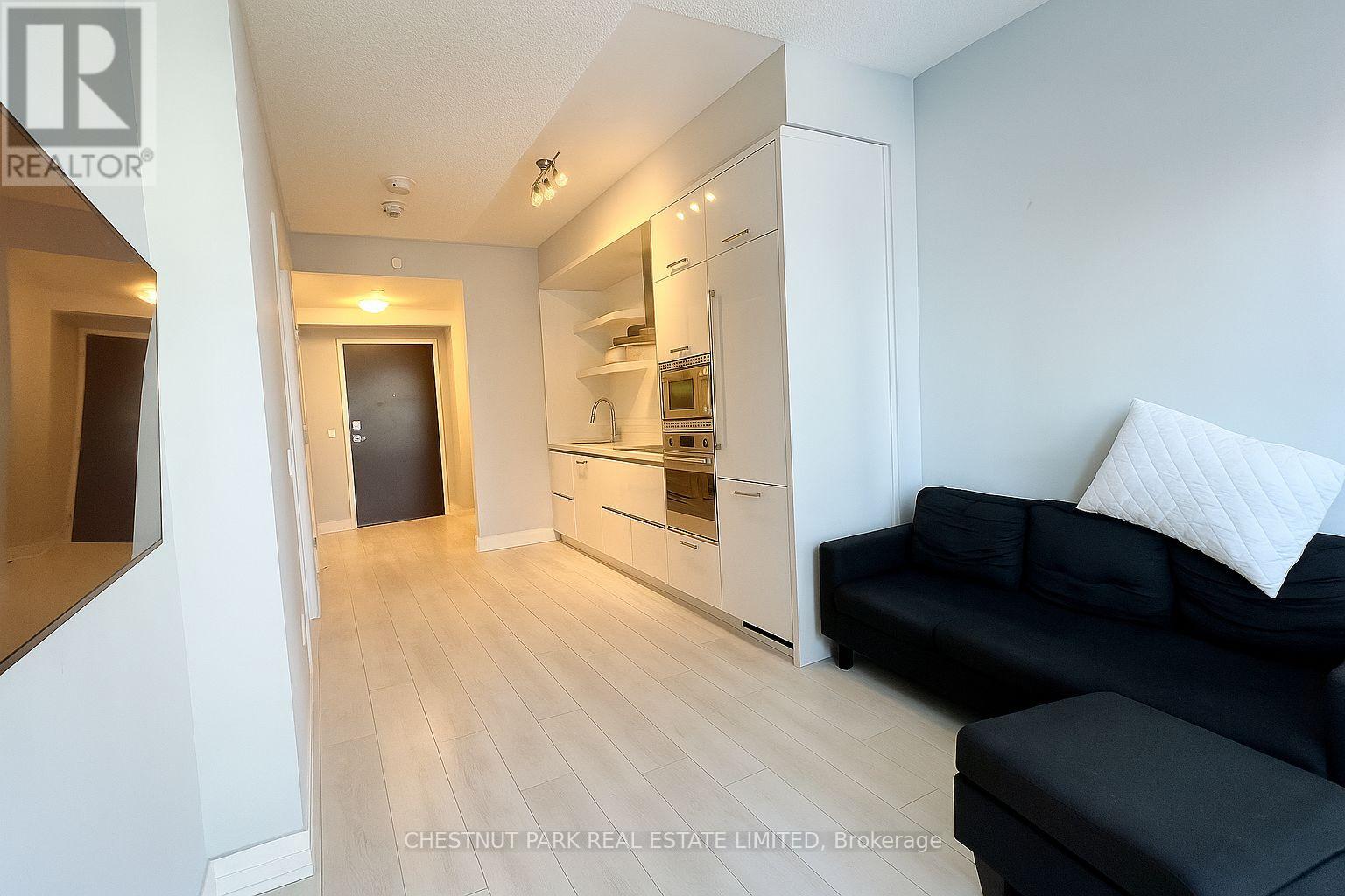 1410 - 2221 Yonge Street, Toronto, Ontario  M4S 2B4 - Photo 2 - C12435186