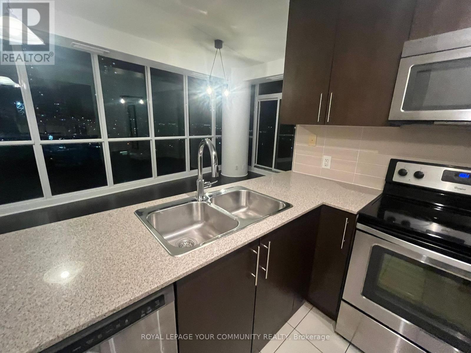 1702 - 3985 Grand Park Drive, Mississauga, Ontario  L5B 0H8 - Photo 12 - W12444439
