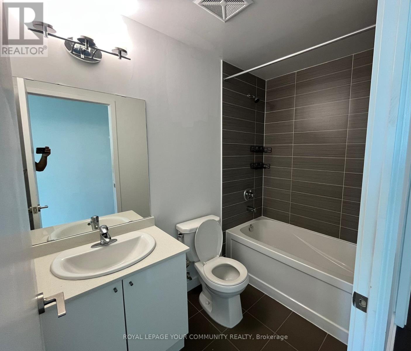 1702 - 3985 Grand Park Drive, Mississauga, Ontario  L5B 0H8 - Photo 26 - W12444439