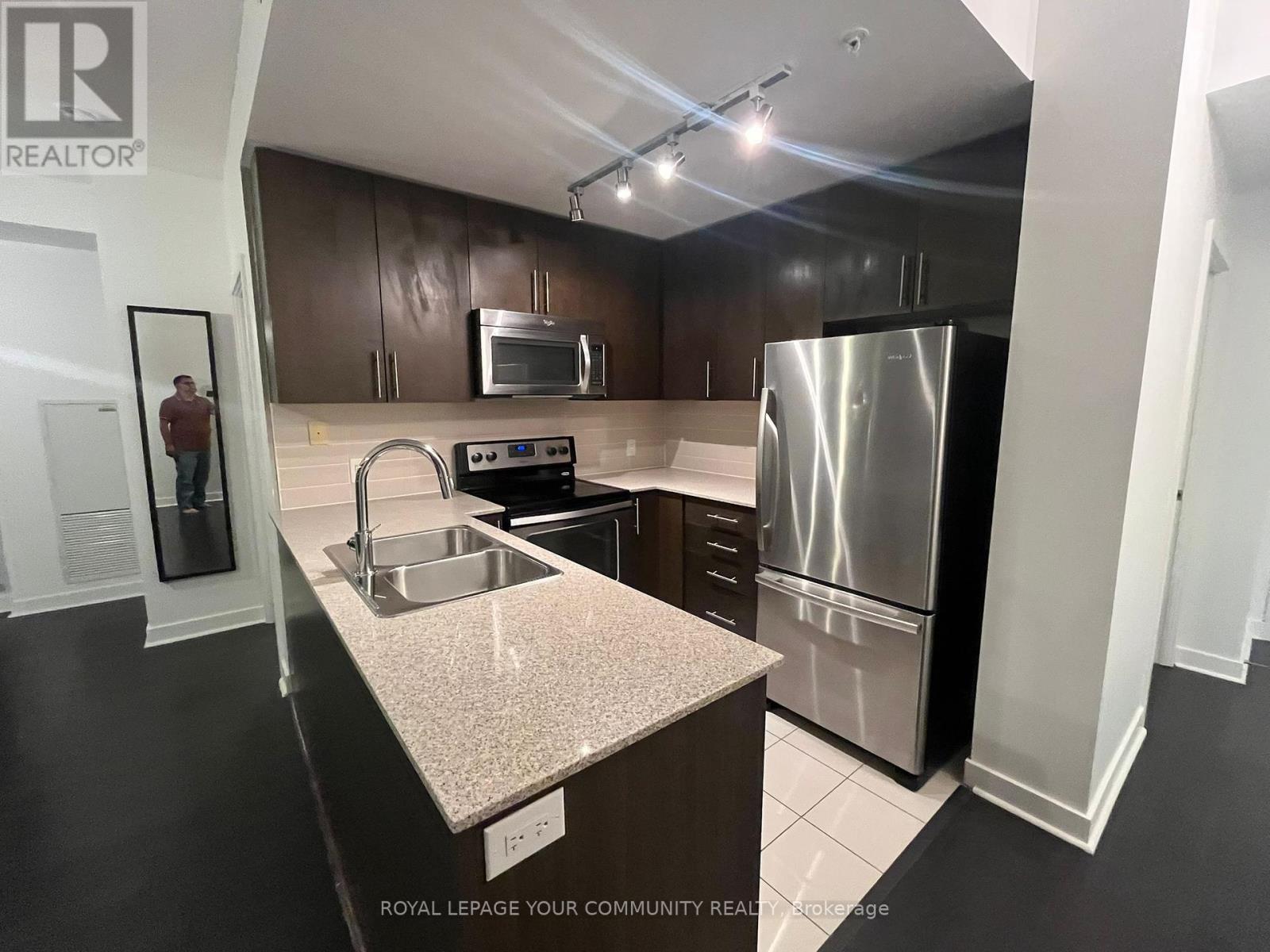 1702 - 3985 Grand Park Drive, Mississauga, Ontario  L5B 0H8 - Photo 6 - W12444439