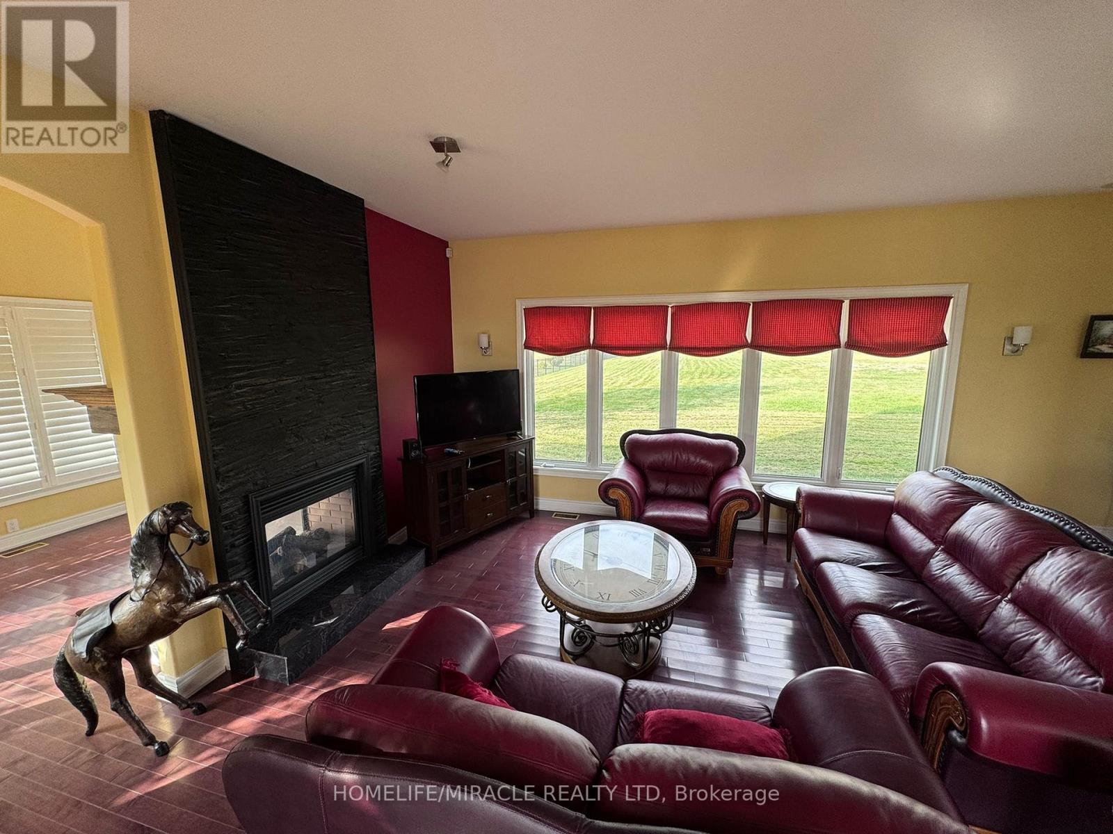 11257 Niagara Parkway, Niagara Falls, Ontario  L2E 6S6 - Photo 4 - X12443840
