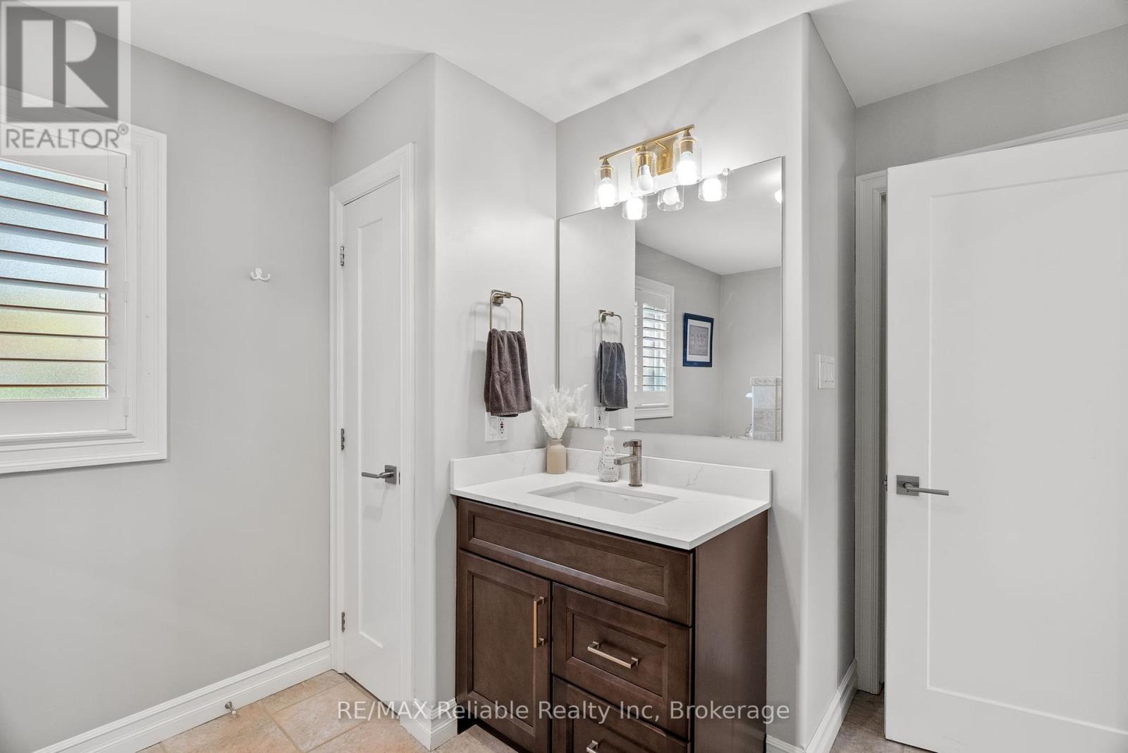 17 Harbour Court, Bluewater, Ontario  N0M 1G0 - Photo 20 - X12439193