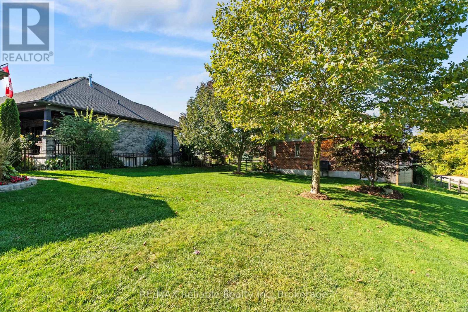 17 Harbour Court, Bluewater, Ontario  N0M 1G0 - Photo 42 - X12439193