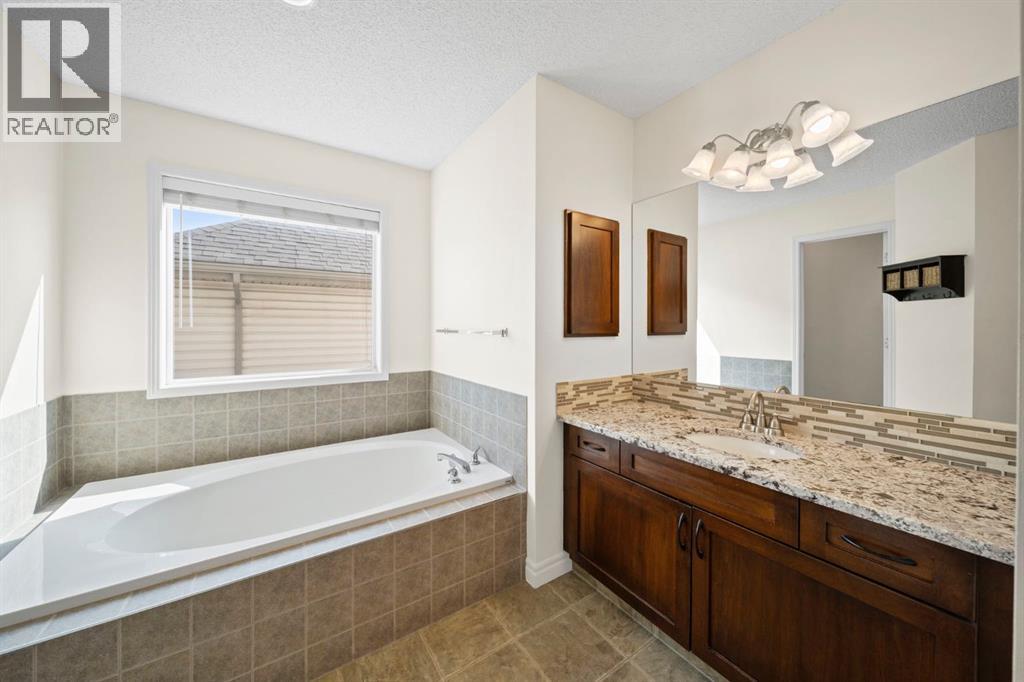 120 Prestwick Point Se, Calgary, Alberta  T2Z 4K7 - Photo 13 - A2259823