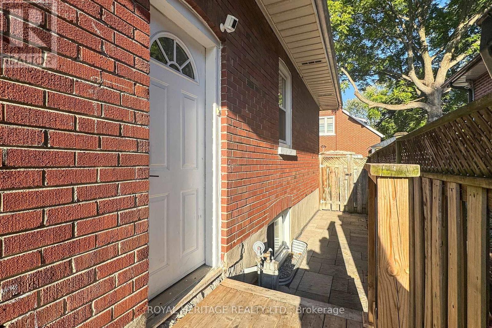 233 Palace Street, Whitby (Downtown Whitby), Ontario  L1N 5G1 - Photo 42 - E12444879