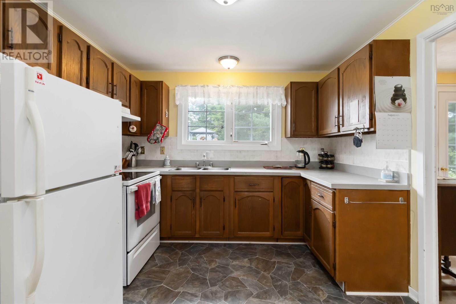 14 Bennett Avenue, Bridgewater, Nova Scotia  B4V 3A9 - Photo 14 - 202523245