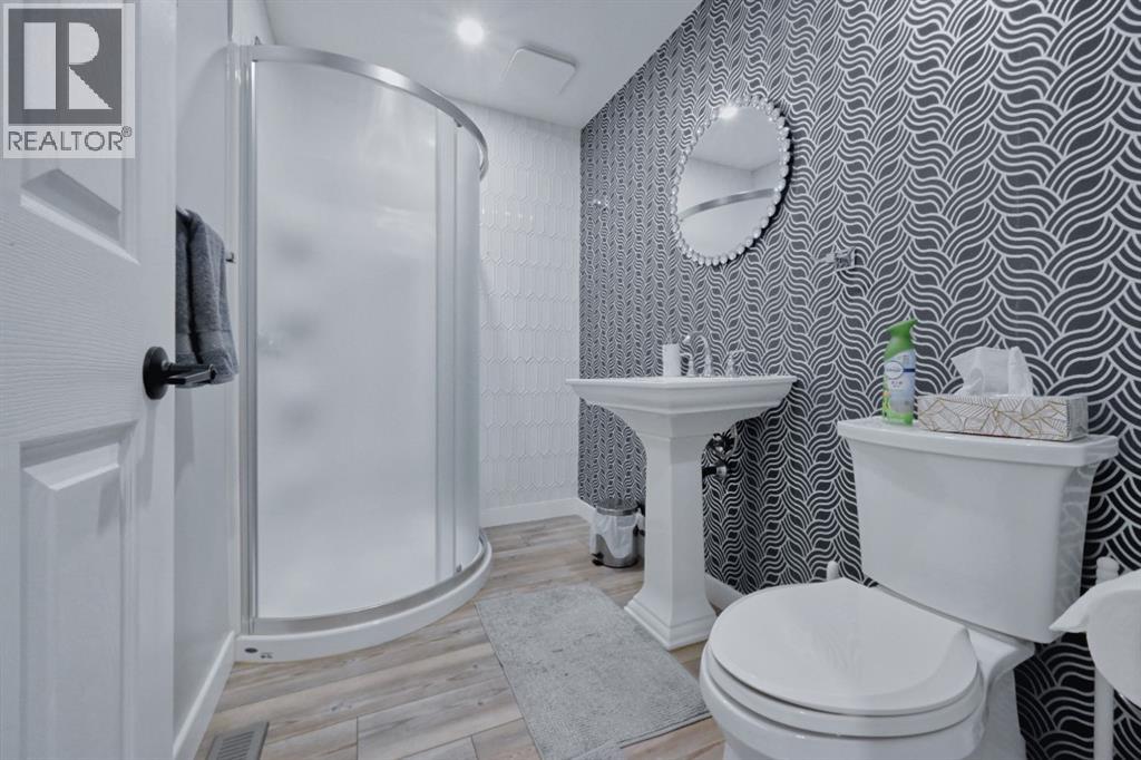 235 Canova Place Sw, Calgary, Alberta  T2W 2E9 - Photo 10 - A2253523