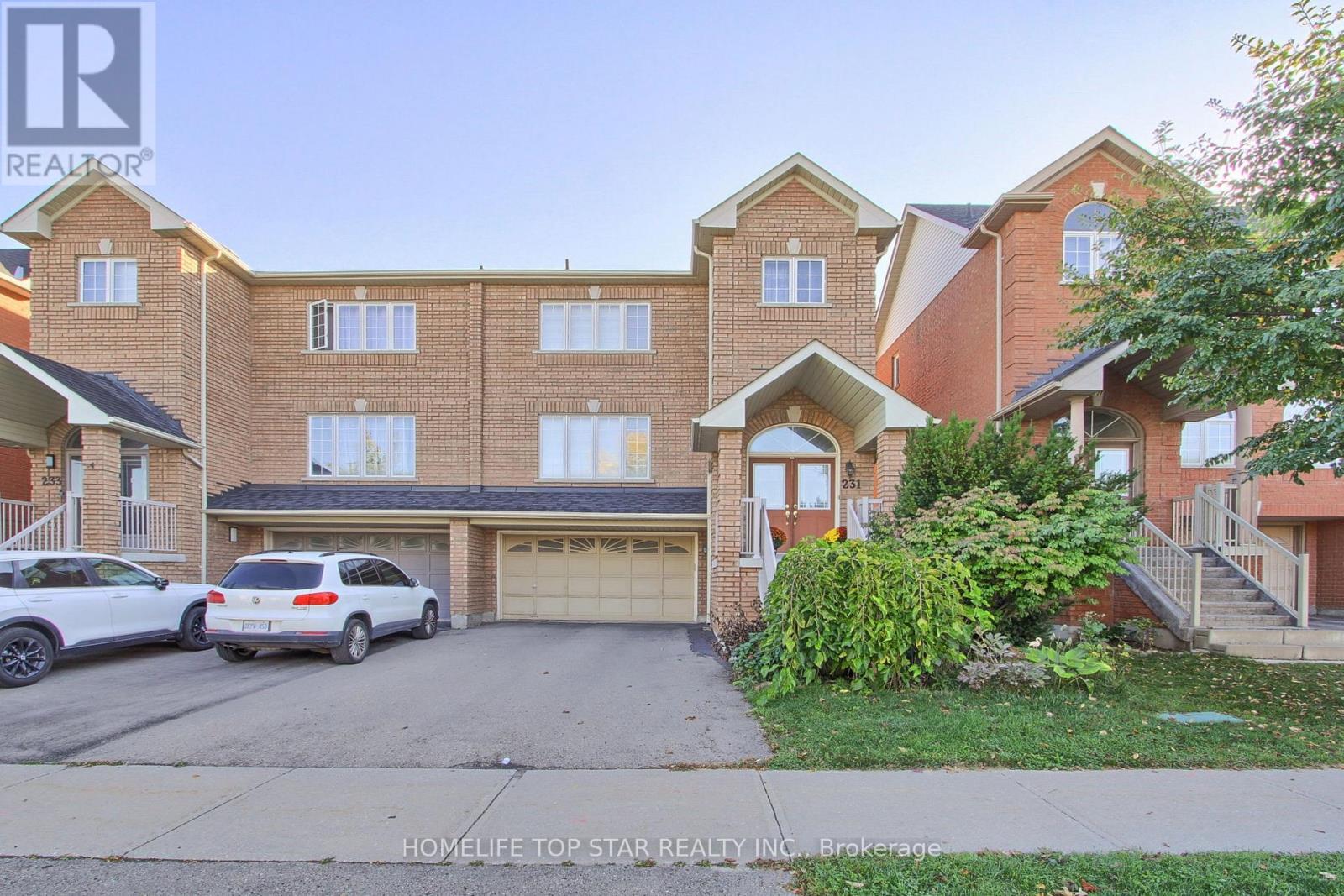 231 Knapton Drive, Newmarket, Ontario  L3X 3B6 - Photo 2 - N12444884