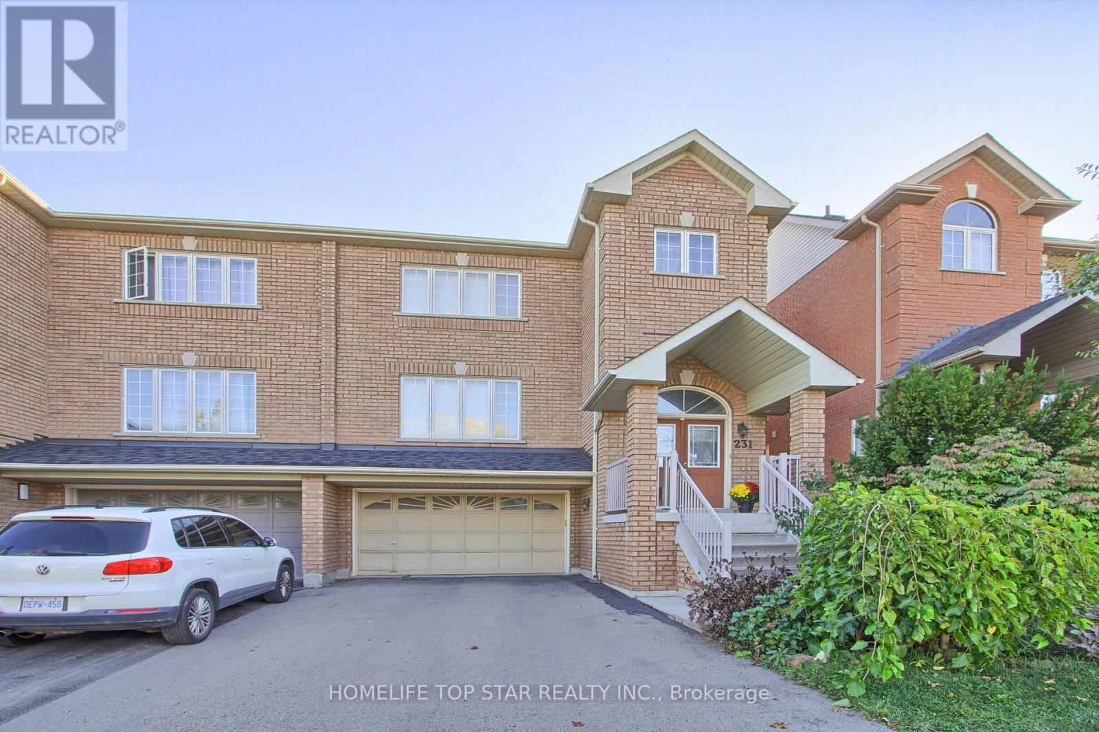 231 Knapton Drive, Newmarket, Ontario  L3X 3B6 - Photo 3 - N12444884