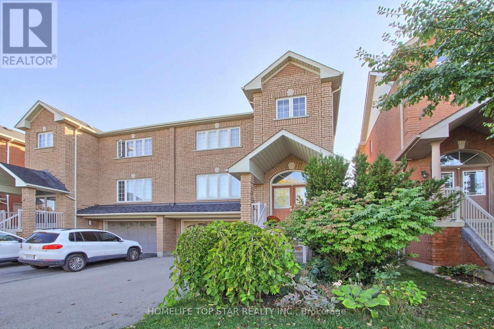 231 Knapton Drive, Newmarket, Ontario  L3X 3B6 - Photo 4 - N12444884