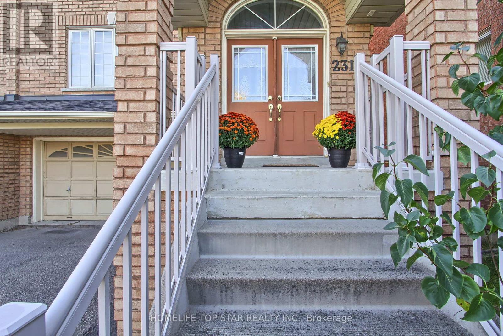 231 Knapton Drive, Newmarket, Ontario  L3X 3B6 - Photo 5 - N12444884