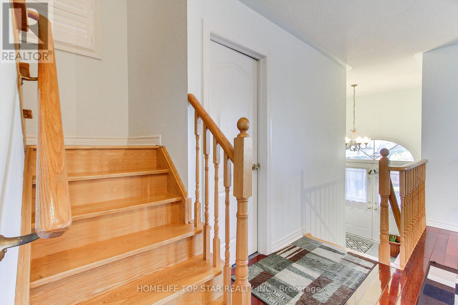 231 Knapton Drive, Newmarket, Ontario  L3X 3B6 - Photo 9 - N12444884