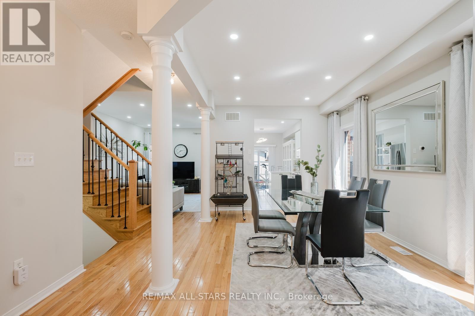 19 Coronet Street, Whitchurch-Stouffville (Stouffville), Ontario  L4A 0X8 - Photo 4 - N12444891