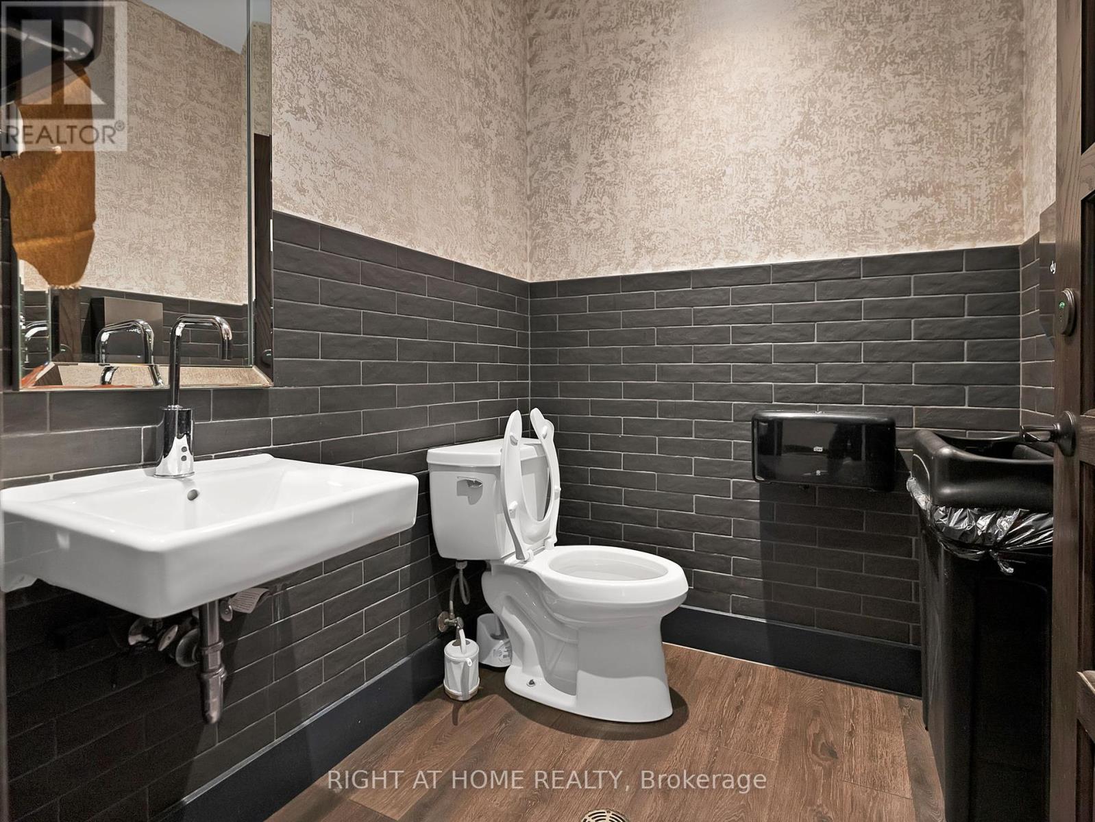 104 - 7777 Weston Road, Vaughan (Vaughan Corporate Centre), Ontario  L4L 0G9 - Photo 18 - N12444895