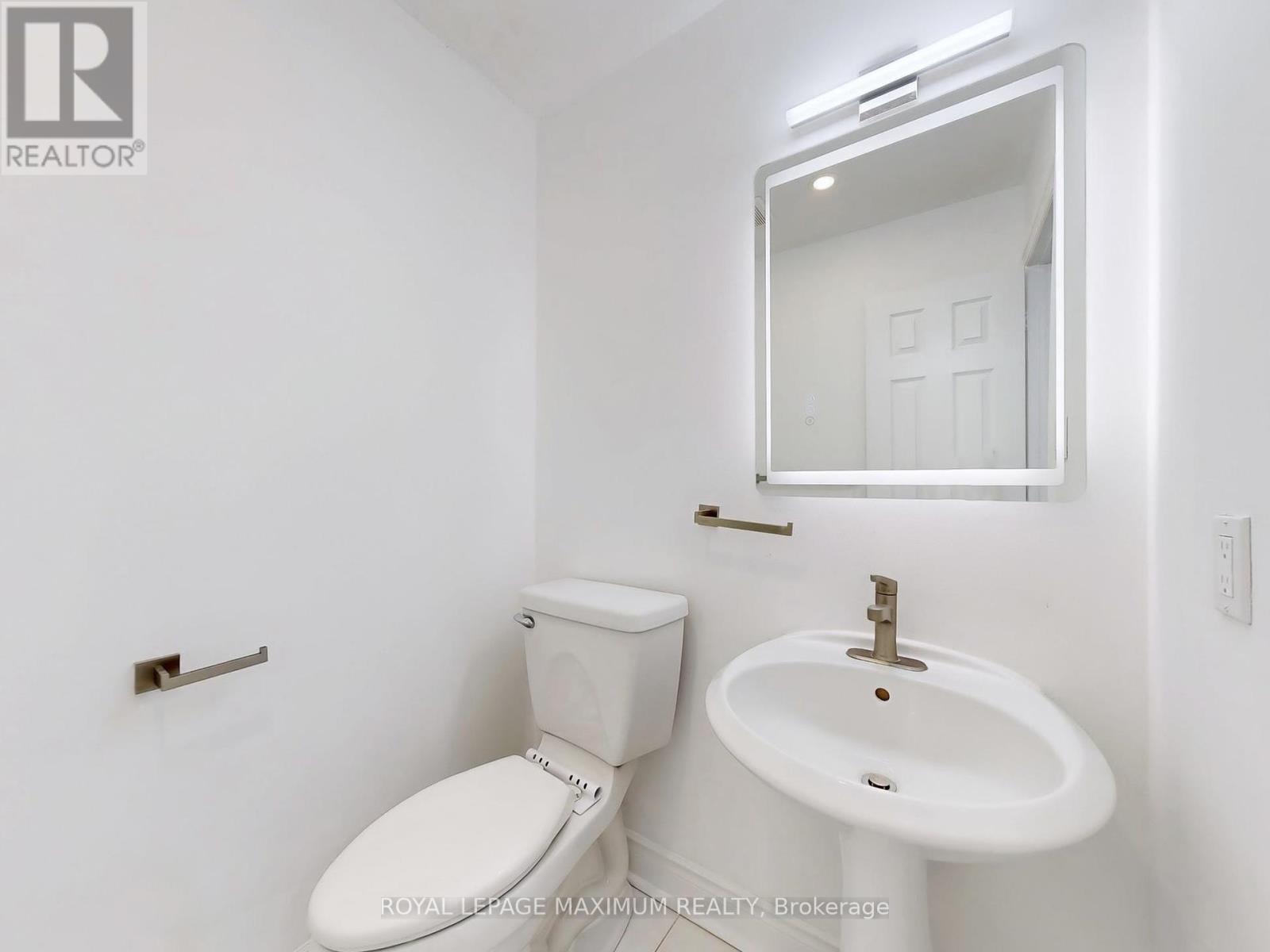 22 A Waltham Crescent, Richmond Hill, Ontario  L4B 1Z2 - Photo 17 - N12444896