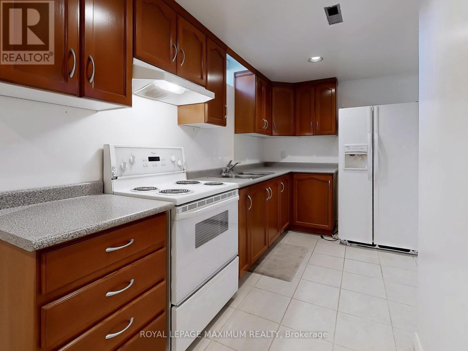 22 A Waltham Crescent, Richmond Hill, Ontario  L4B 1Z2 - Photo 43 - N12444896