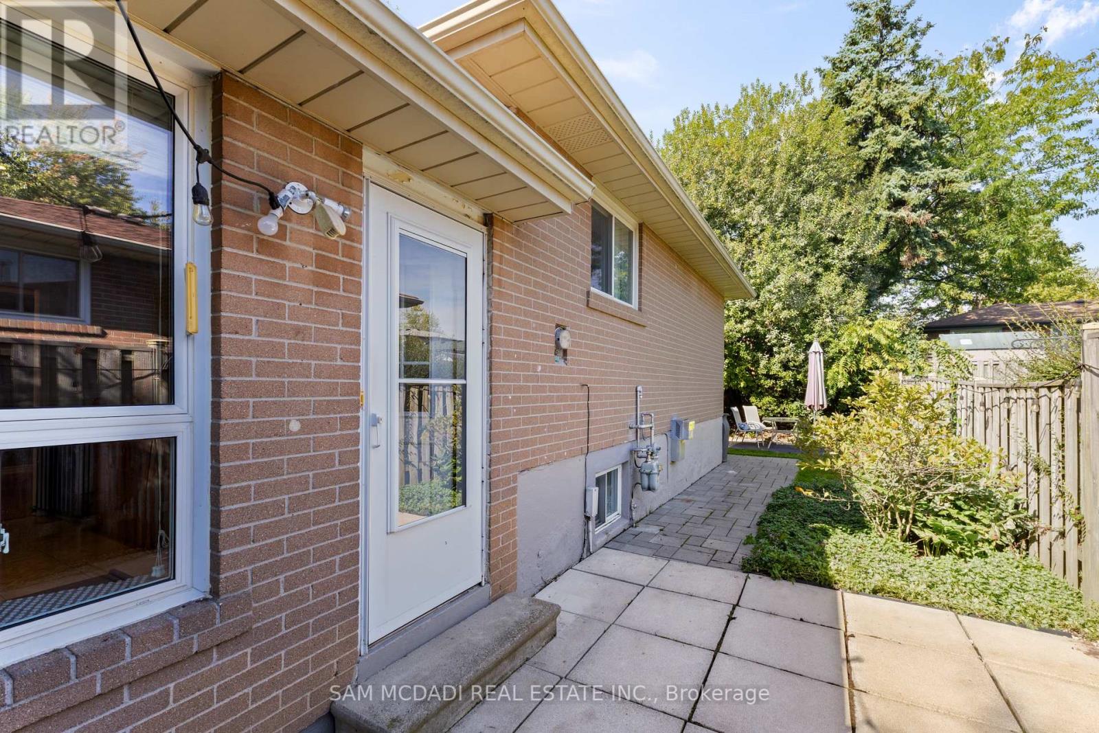 77 Lockton Crescent, Brampton (Brampton East), Ontario  L6W 1C2 - Photo 32 - W12444881