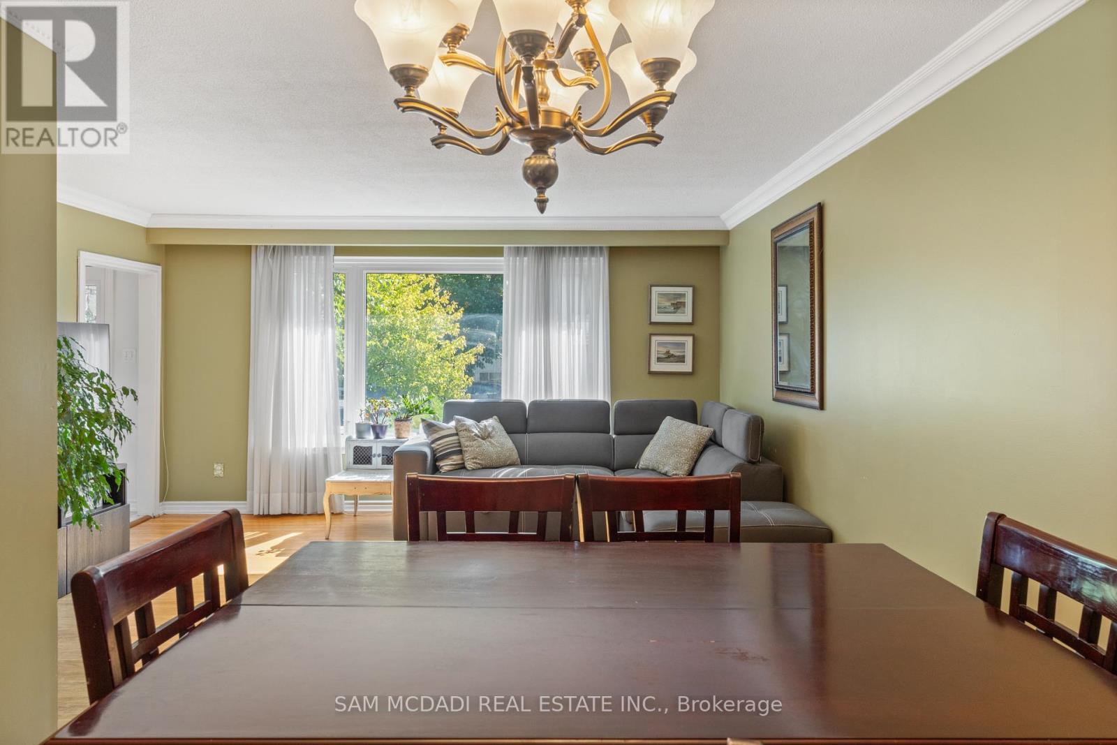 77 Lockton Crescent, Brampton (Brampton East), Ontario  L6W 1C2 - Photo 8 - W12444881