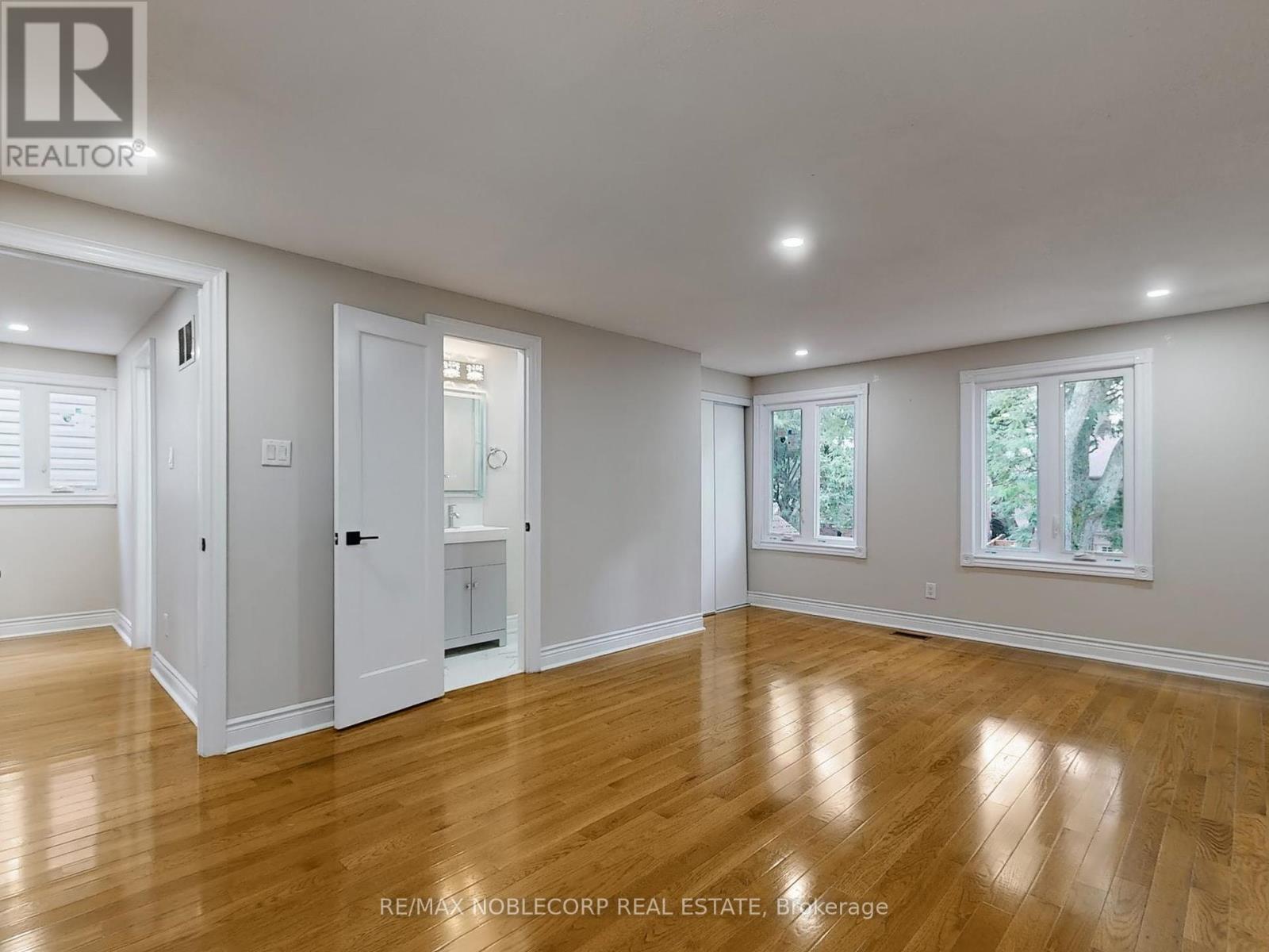 892 Sweetwater Crescent, Mississauga (Lorne Park), Ontario  L5H 4A8 - Photo 19 - W12444887