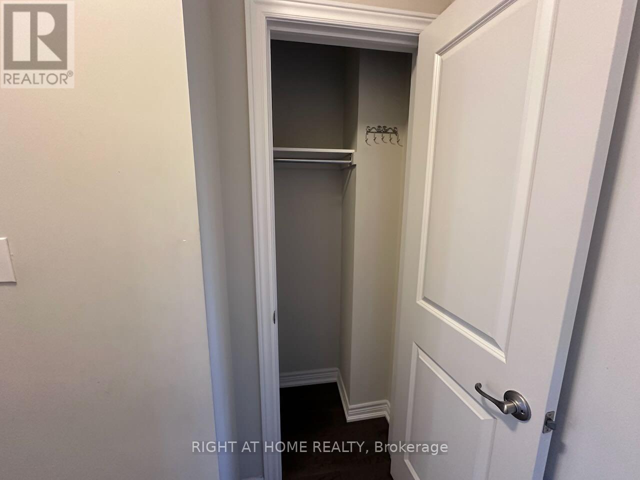 69 - 377 Glancaster Road, Hamilton, Ontario  L9G 0G4 - Photo 4 - X12444889