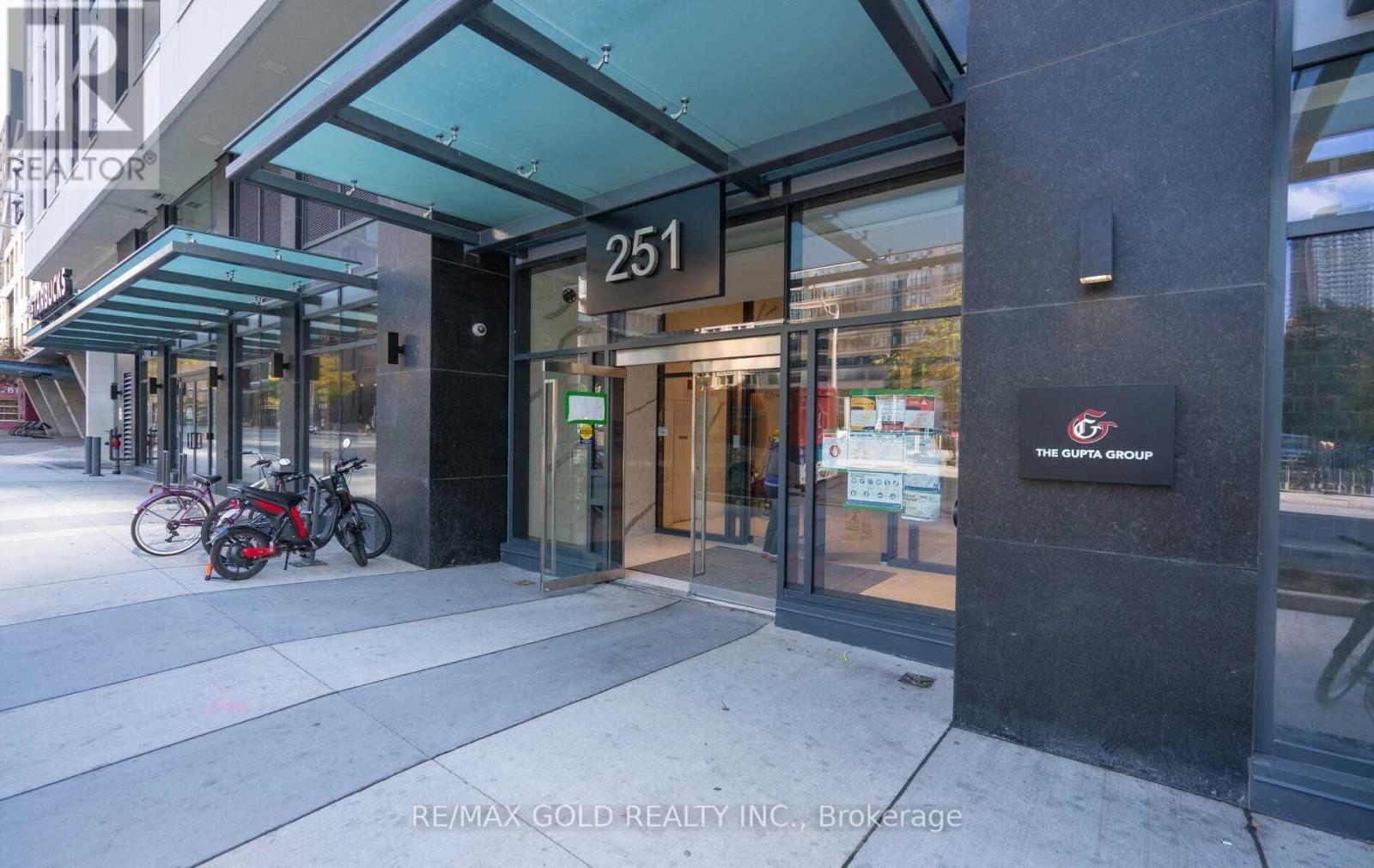 919 - 251 Jarvis Street, Toronto, Ontario  M5B 0C3 - Photo 4 - C12444902