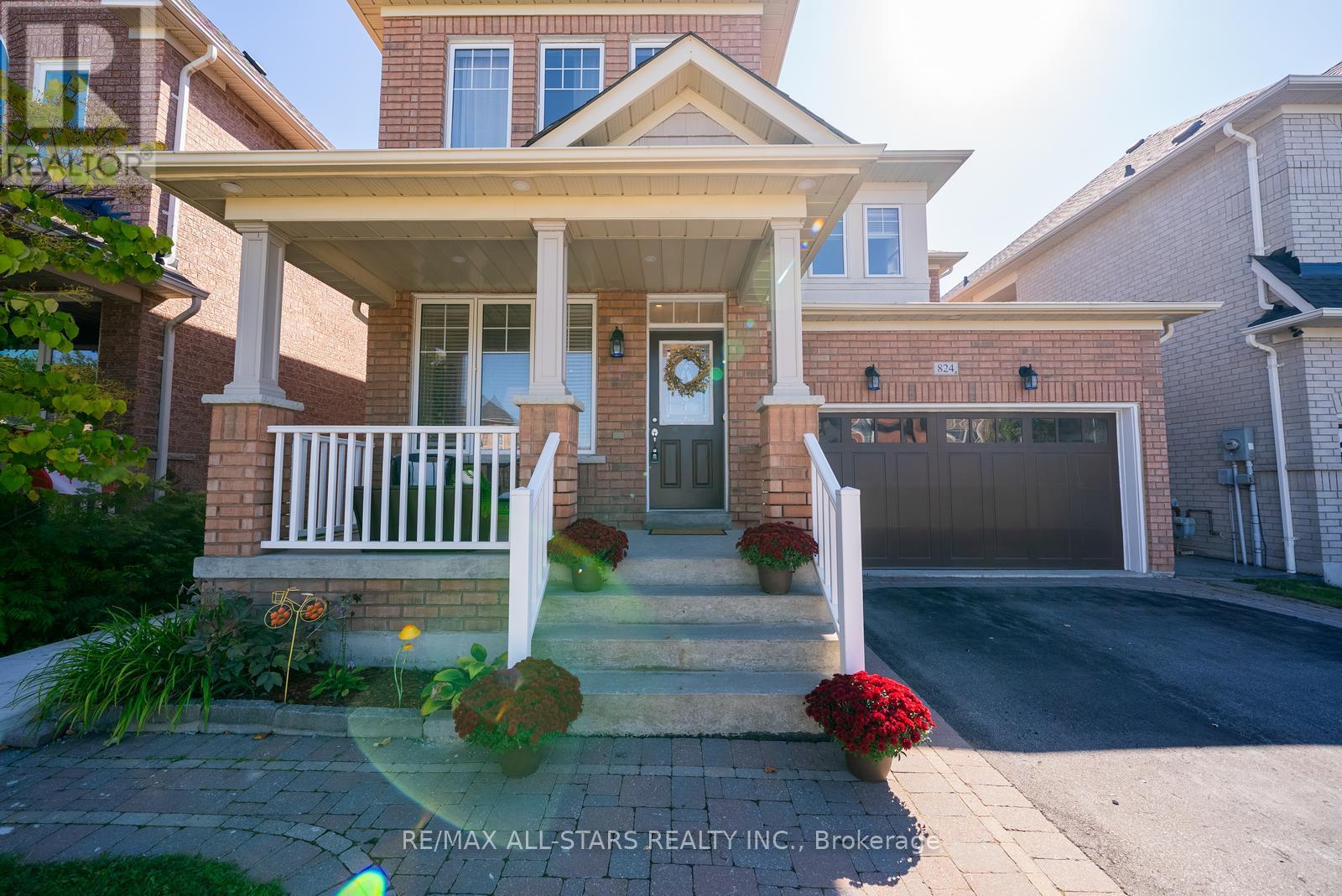 824 Millard Street, Whitchurch-Stouffville (Stouffville), Ontario  L4A 0B6 - Photo 2 - N12444903