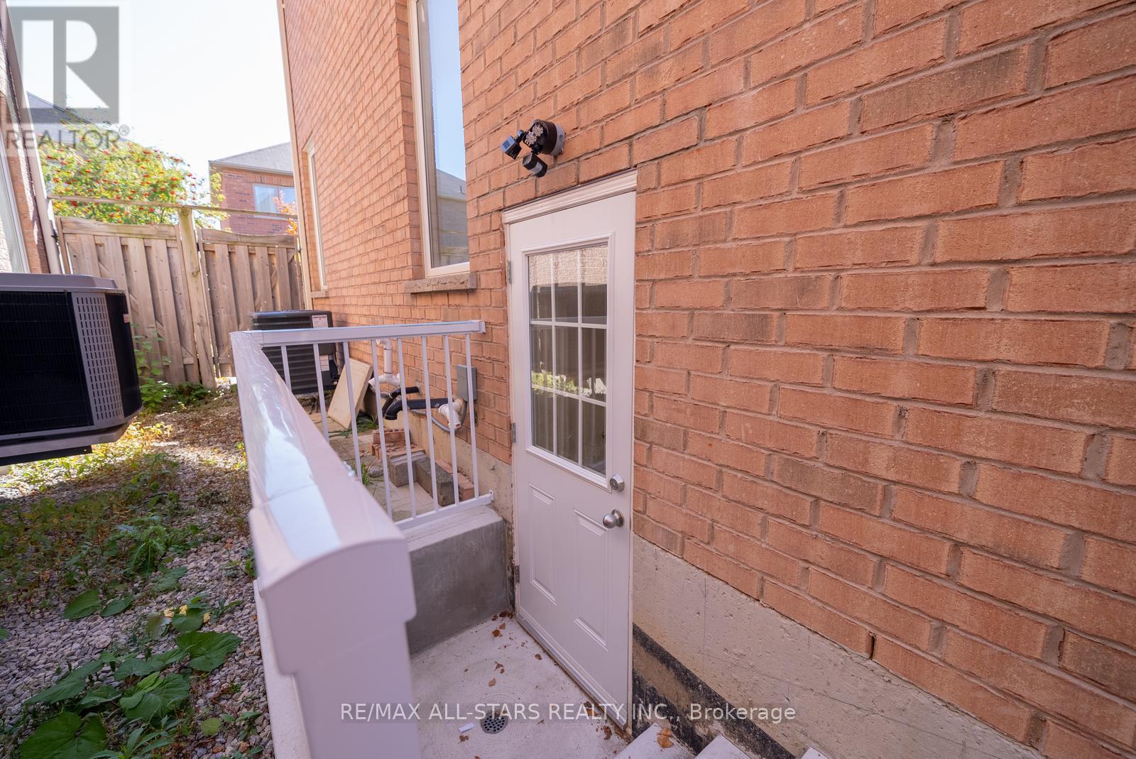 824 Millard Street, Whitchurch-Stouffville (Stouffville), Ontario  L4A 0B6 - Photo 39 - N12444903