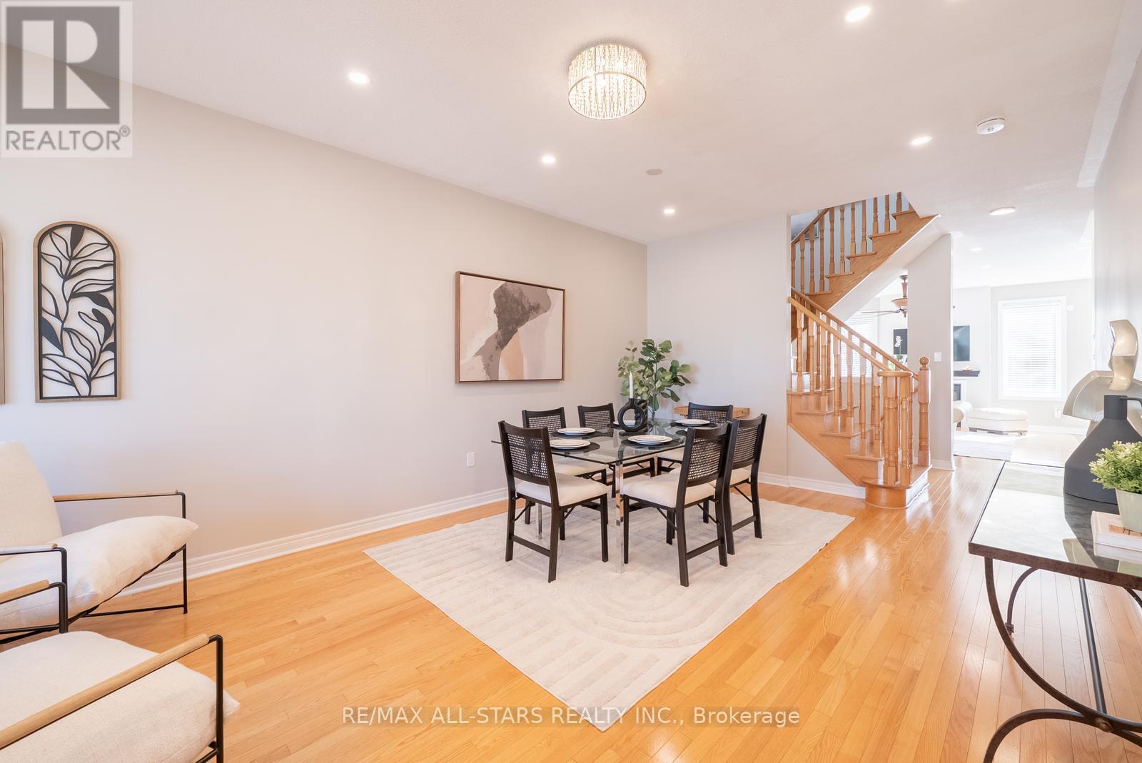 824 Millard Street, Whitchurch-Stouffville (Stouffville), Ontario  L4A 0B6 - Photo 5 - N12444903