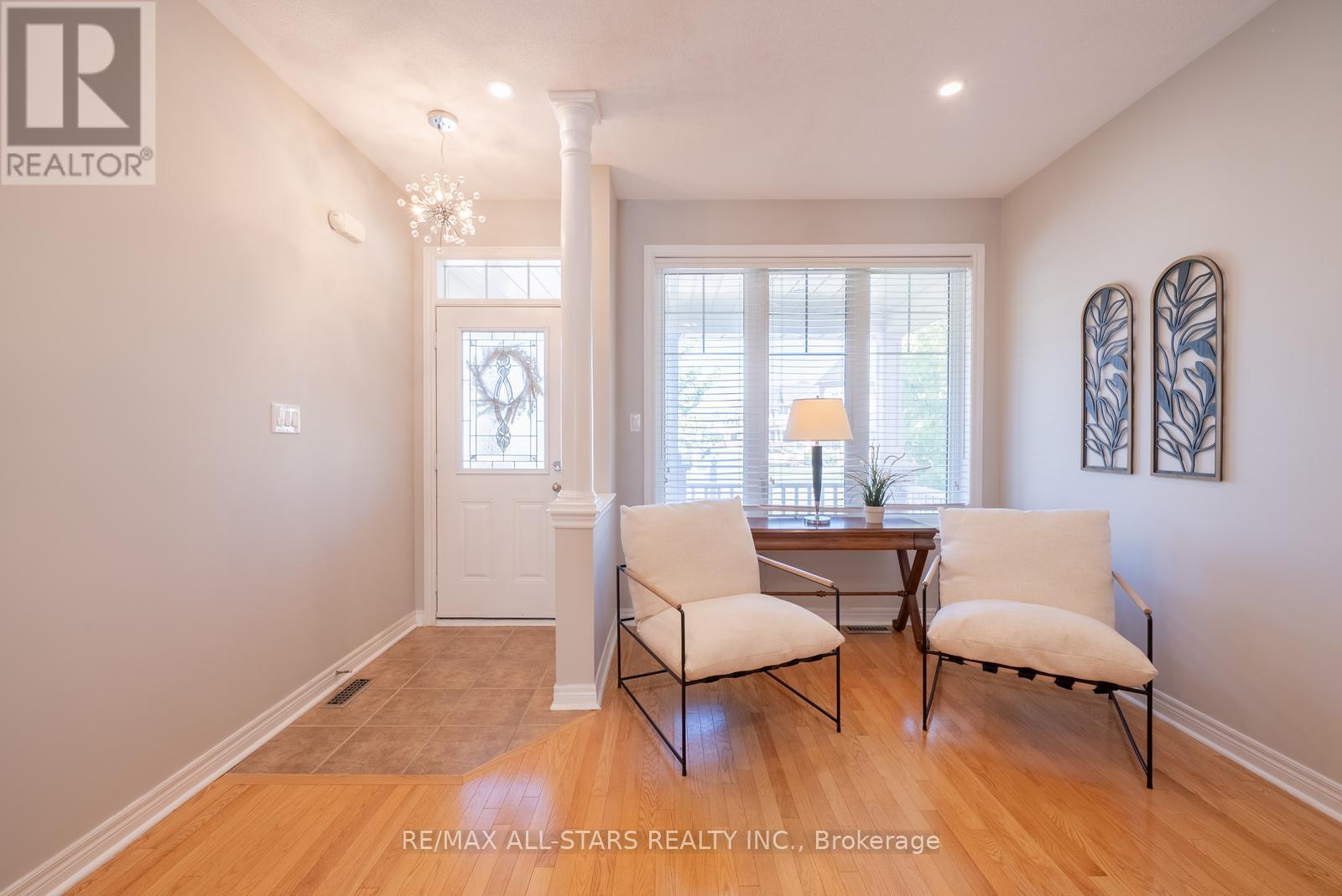 824 Millard Street, Whitchurch-Stouffville (Stouffville), Ontario  L4A 0B6 - Photo 7 - N12444903