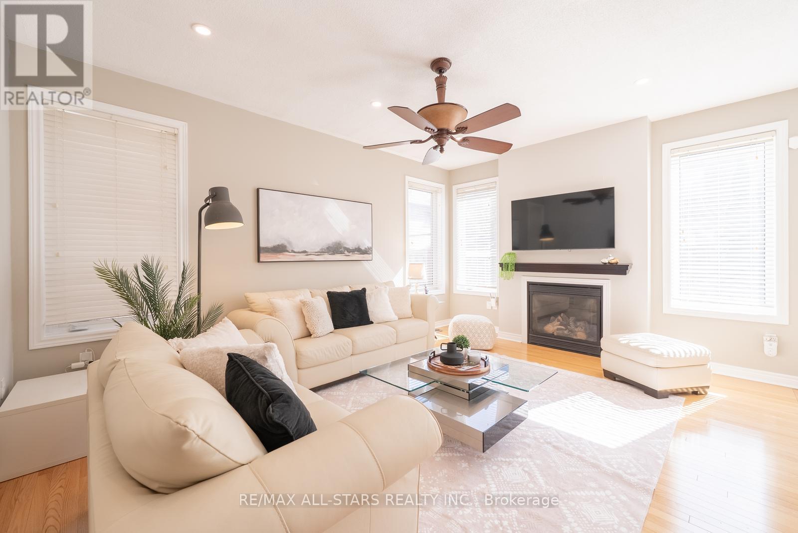 824 Millard Street, Whitchurch-Stouffville (Stouffville), Ontario  L4A 0B6 - Photo 8 - N12444903
