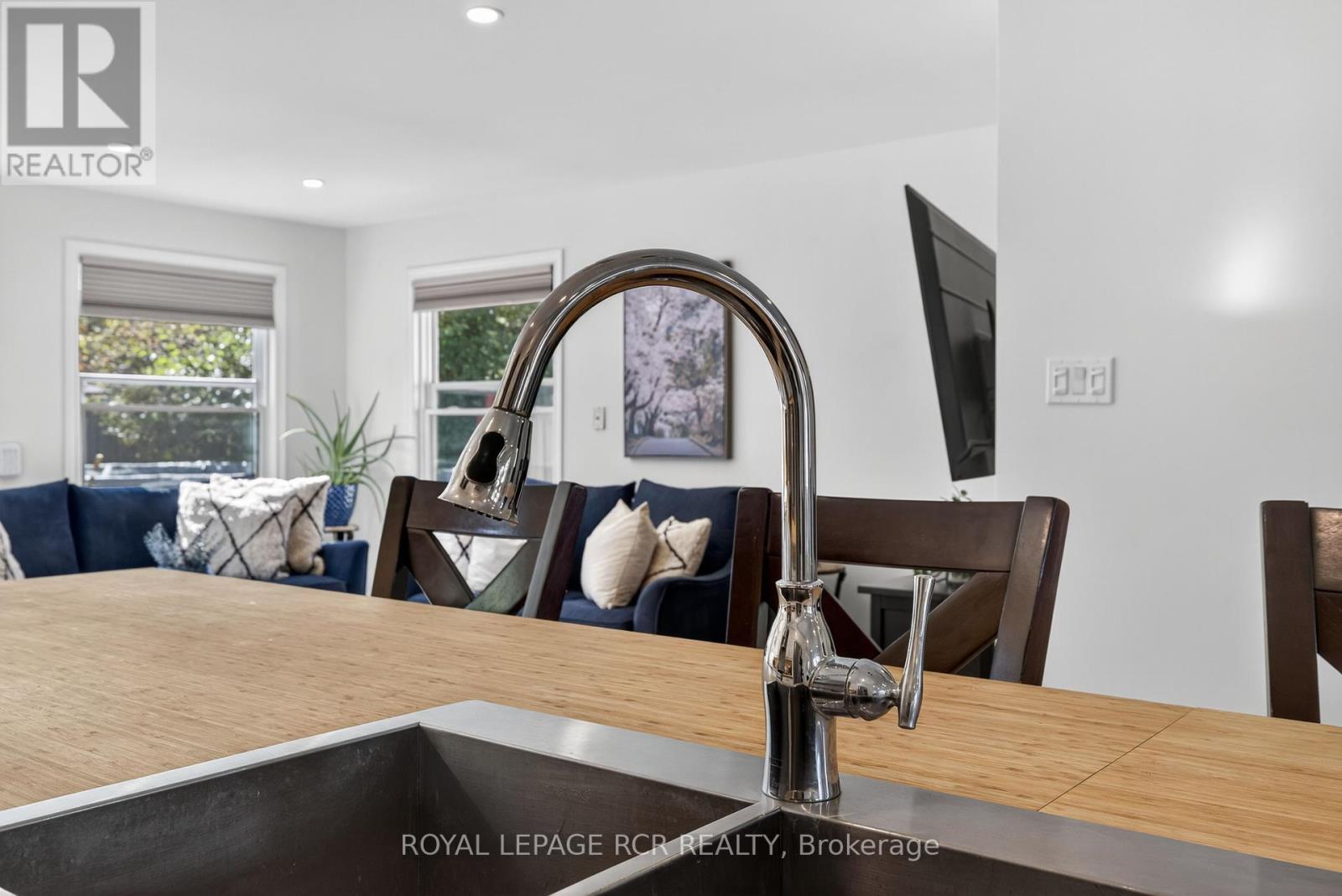 33 Summerhill Road, East Gwillimbury (Holland Landing), Ontario  L9N 1C6 - Photo 12 - N12444911