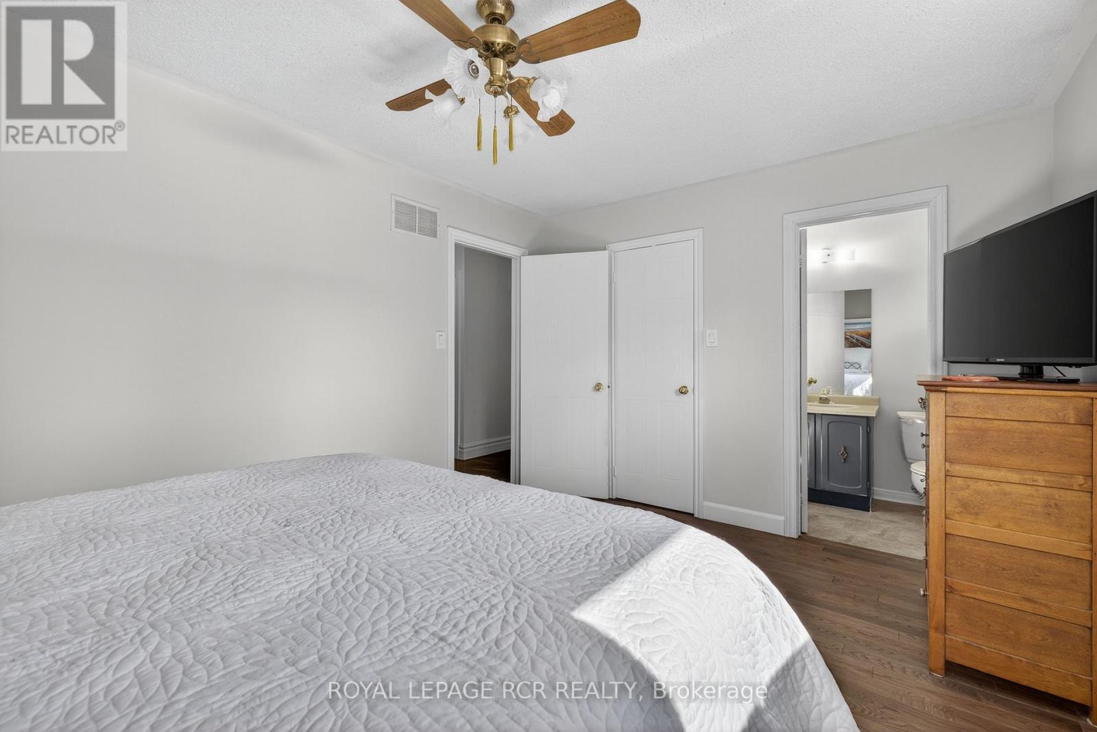 33 Summerhill Road, East Gwillimbury (Holland Landing), Ontario  L9N 1C6 - Photo 17 - N12444911