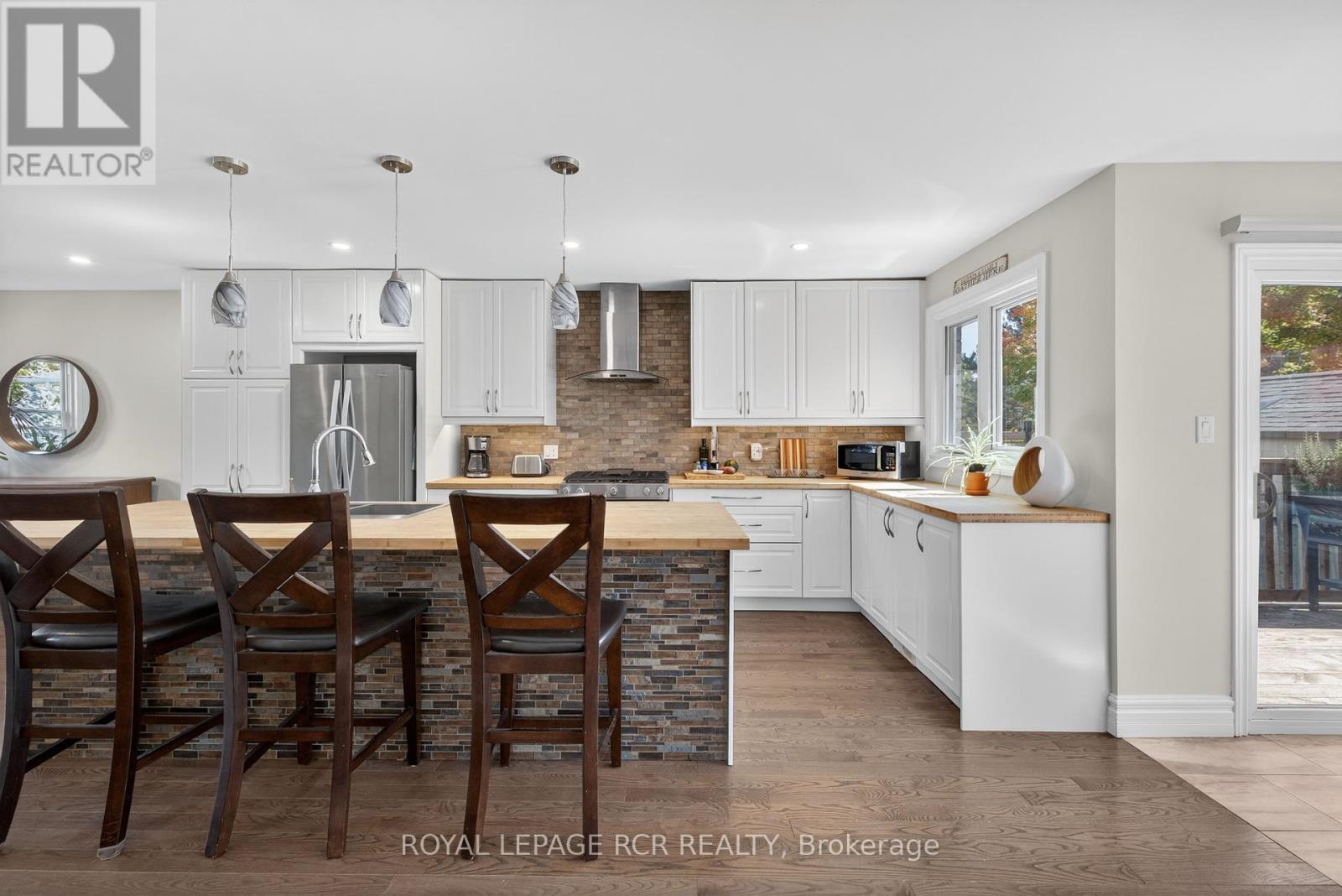 33 Summerhill Road, East Gwillimbury (Holland Landing), Ontario  L9N 1C6 - Photo 9 - N12444911