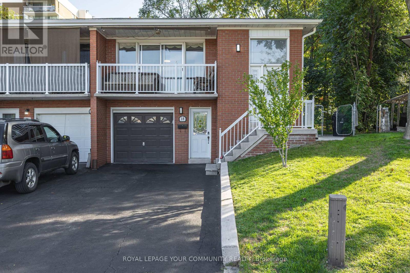 18 Loomis Court, Toronto (York University Heights), Ontario  M3J 1P8 - Photo 1 - W12444913