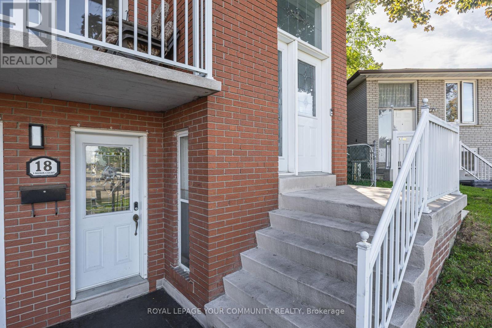 18 Loomis Court, Toronto (York University Heights), Ontario  M3J 1P8 - Photo 11 - W12444913