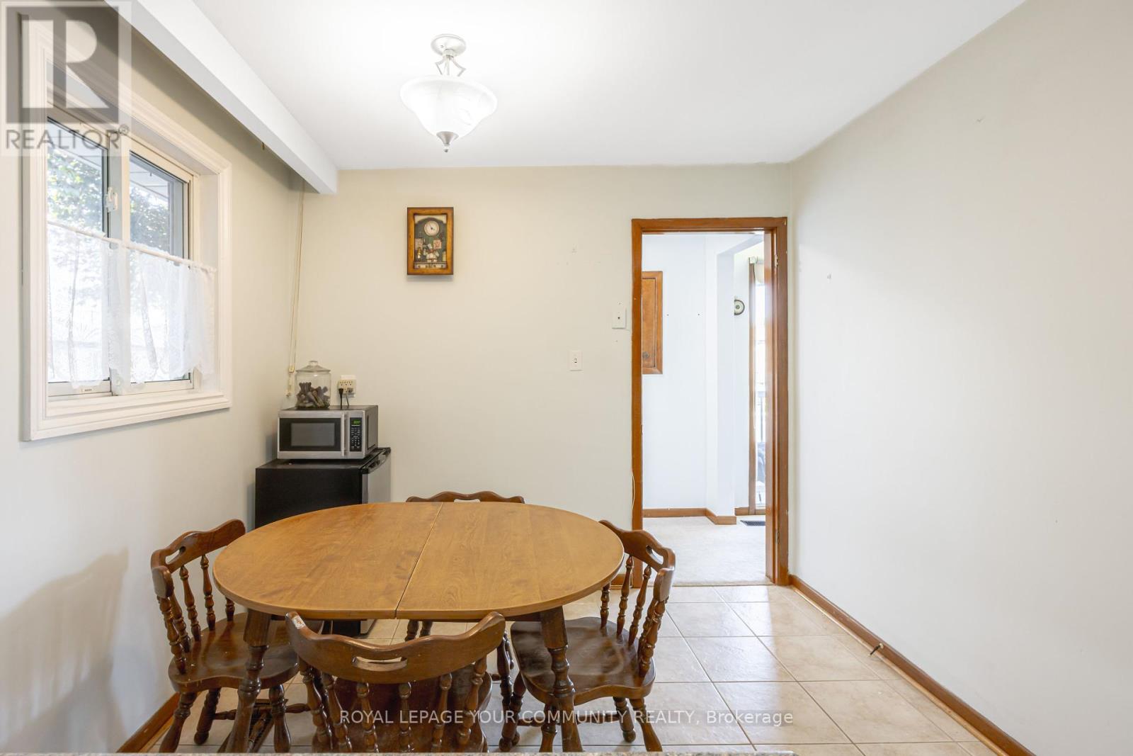 18 Loomis Court, Toronto (York University Heights), Ontario  M3J 1P8 - Photo 17 - W12444913