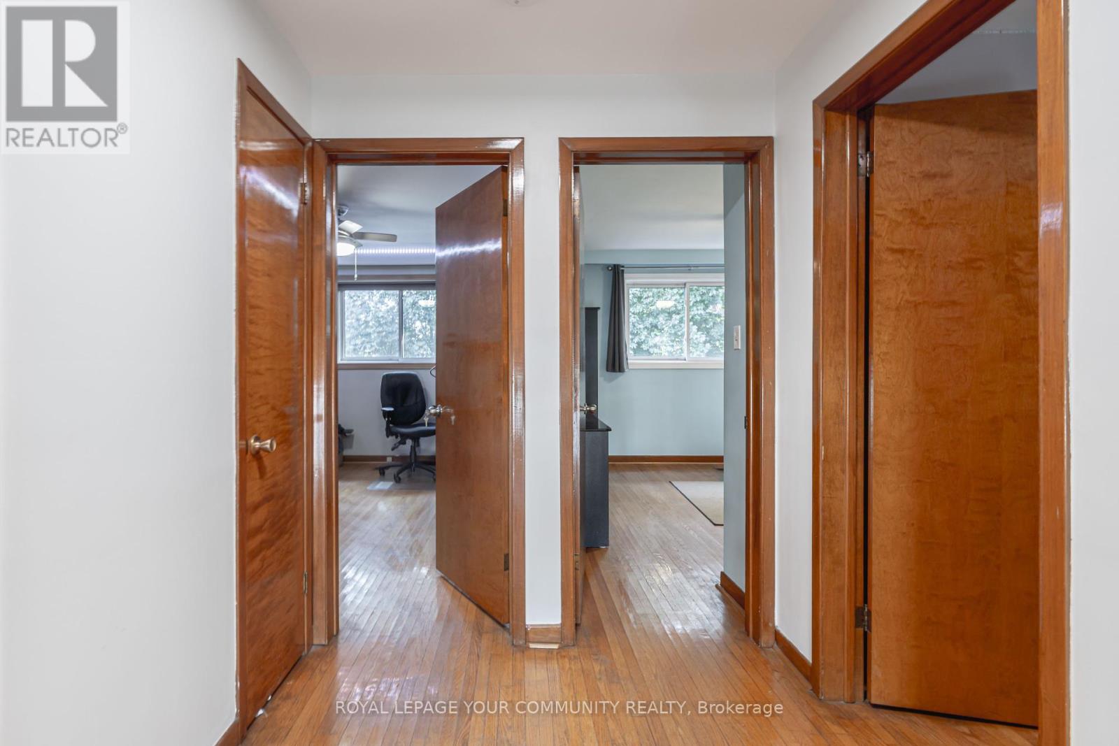 18 Loomis Court, Toronto (York University Heights), Ontario  M3J 1P8 - Photo 24 - W12444913