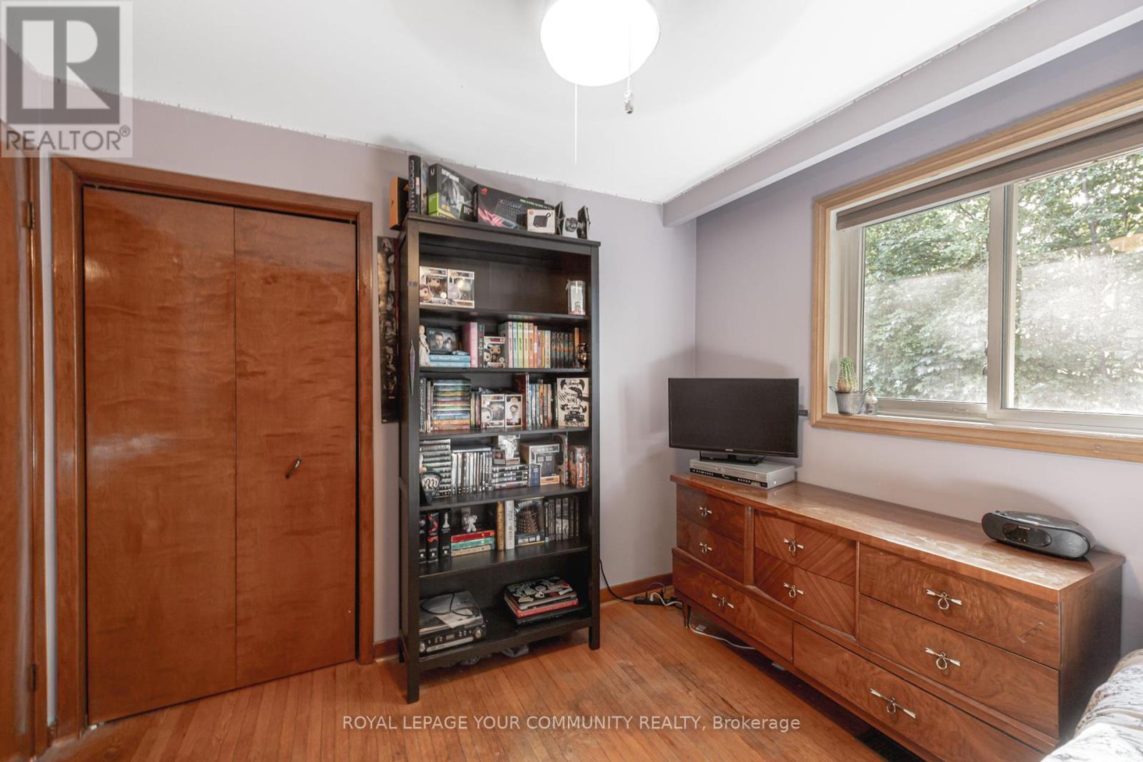 18 Loomis Court, Toronto (York University Heights), Ontario  M3J 1P8 - Photo 26 - W12444913