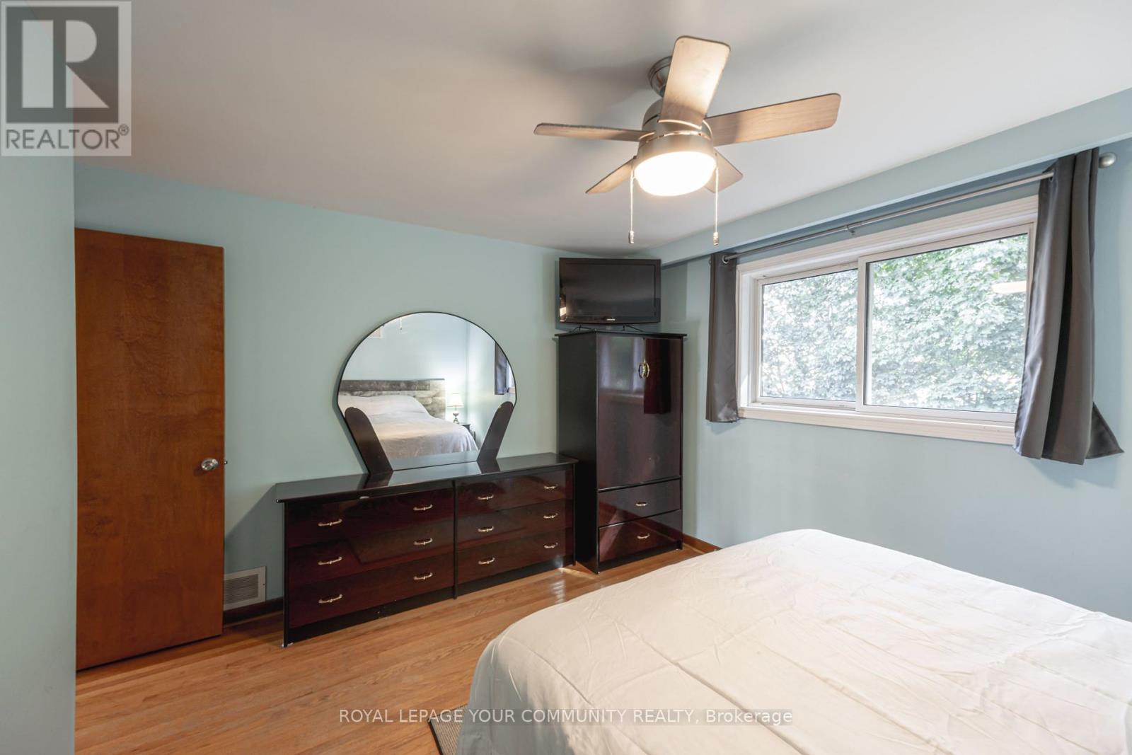 18 Loomis Court, Toronto (York University Heights), Ontario  M3J 1P8 - Photo 29 - W12444913