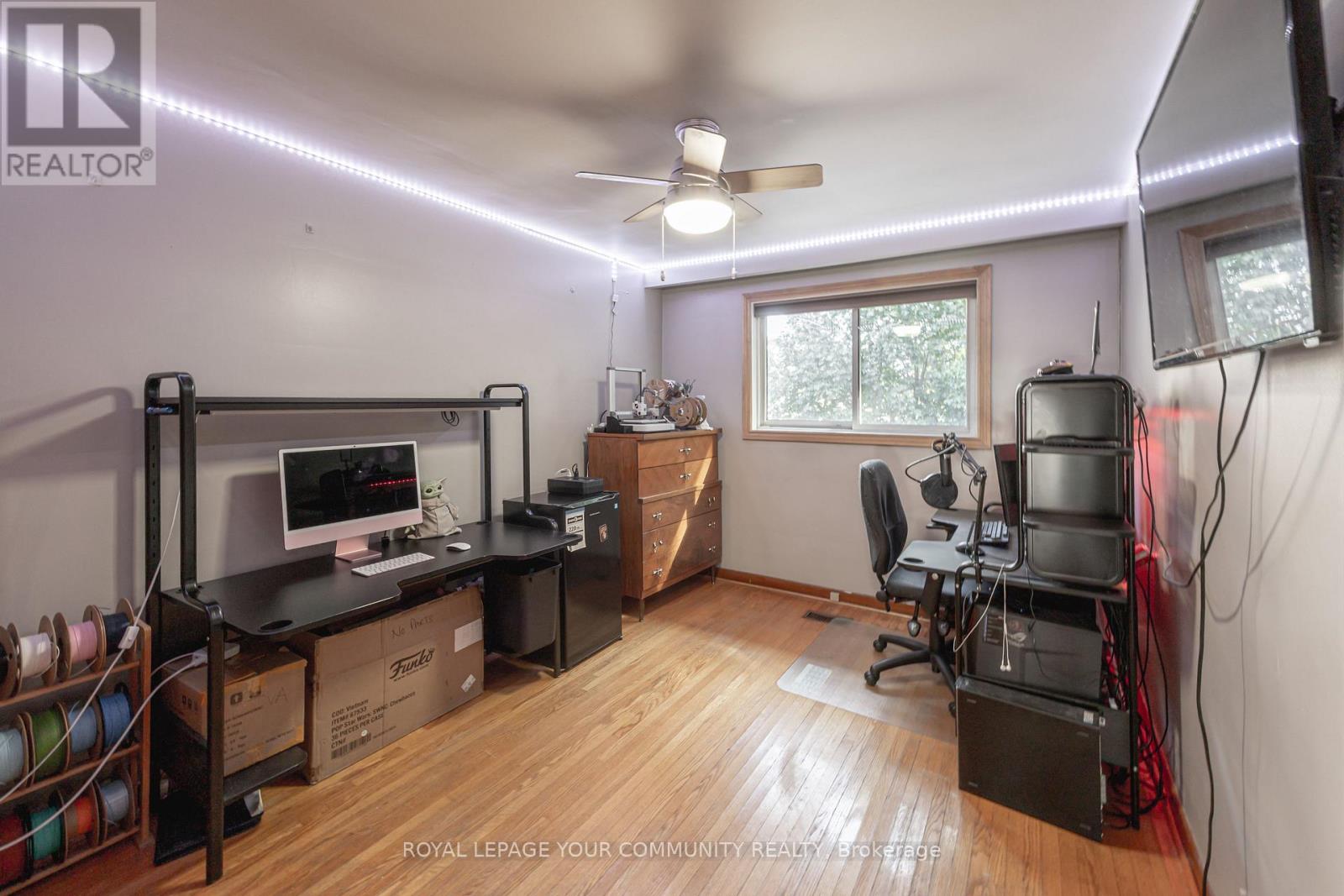 18 Loomis Court, Toronto (York University Heights), Ontario  M3J 1P8 - Photo 30 - W12444913