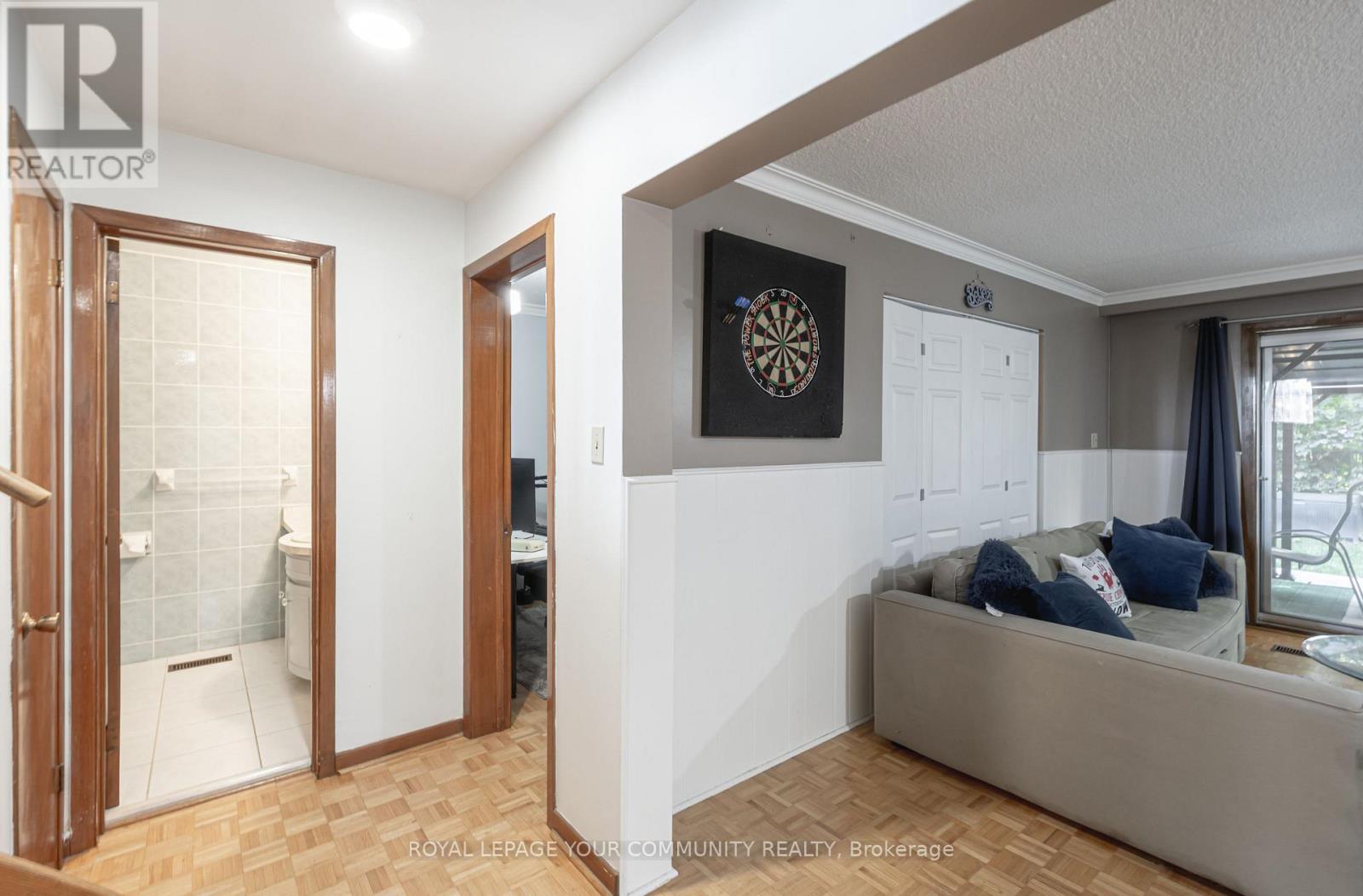18 Loomis Court, Toronto (York University Heights), Ontario  M3J 1P8 - Photo 31 - W12444913