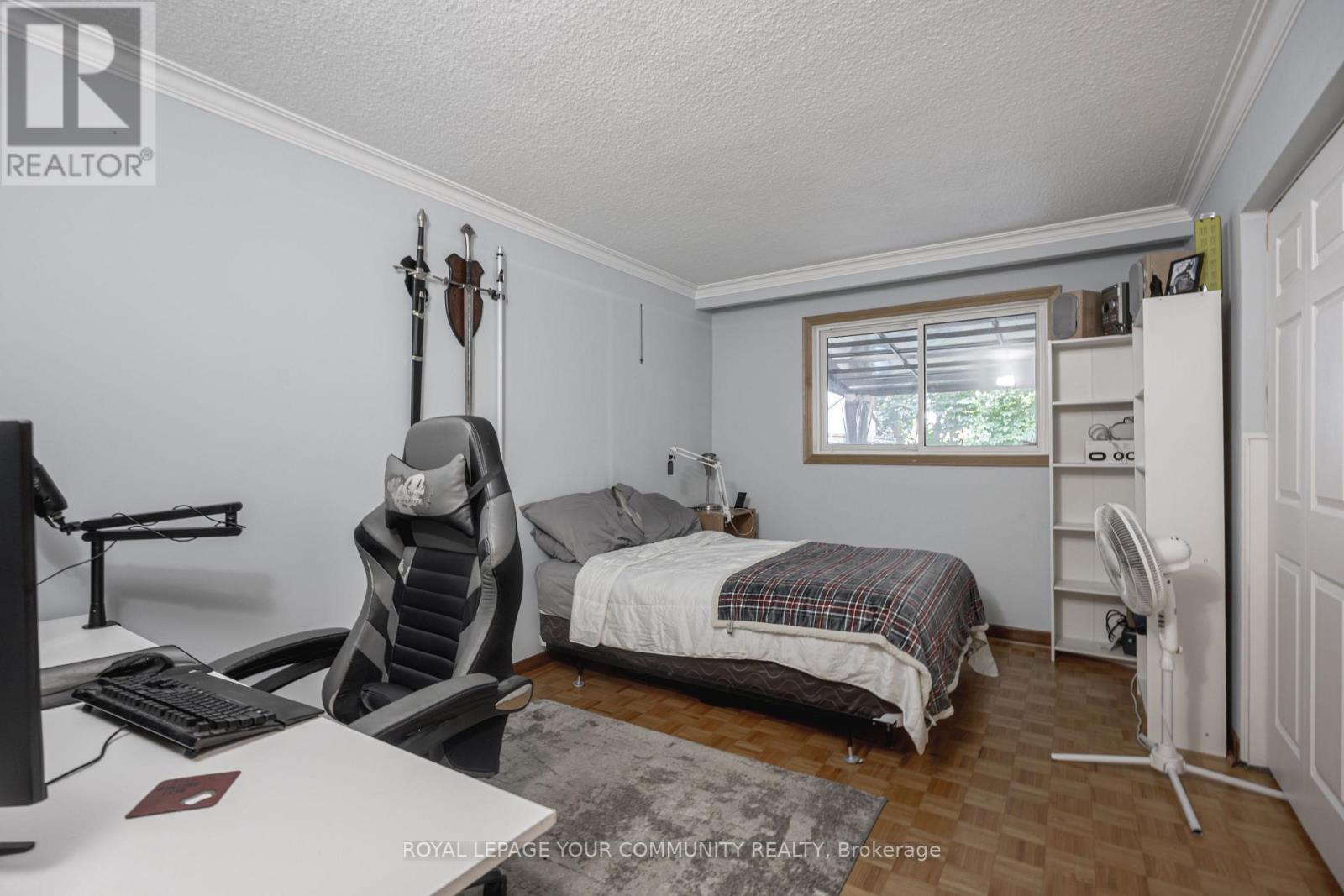 18 Loomis Court, Toronto (York University Heights), Ontario  M3J 1P8 - Photo 33 - W12444913