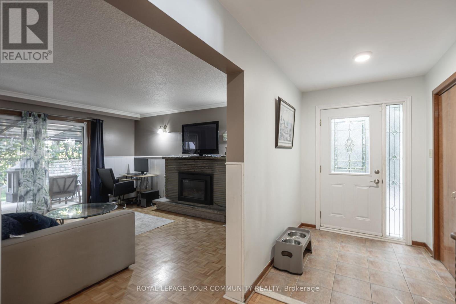 18 Loomis Court, Toronto (York University Heights), Ontario  M3J 1P8 - Photo 35 - W12444913