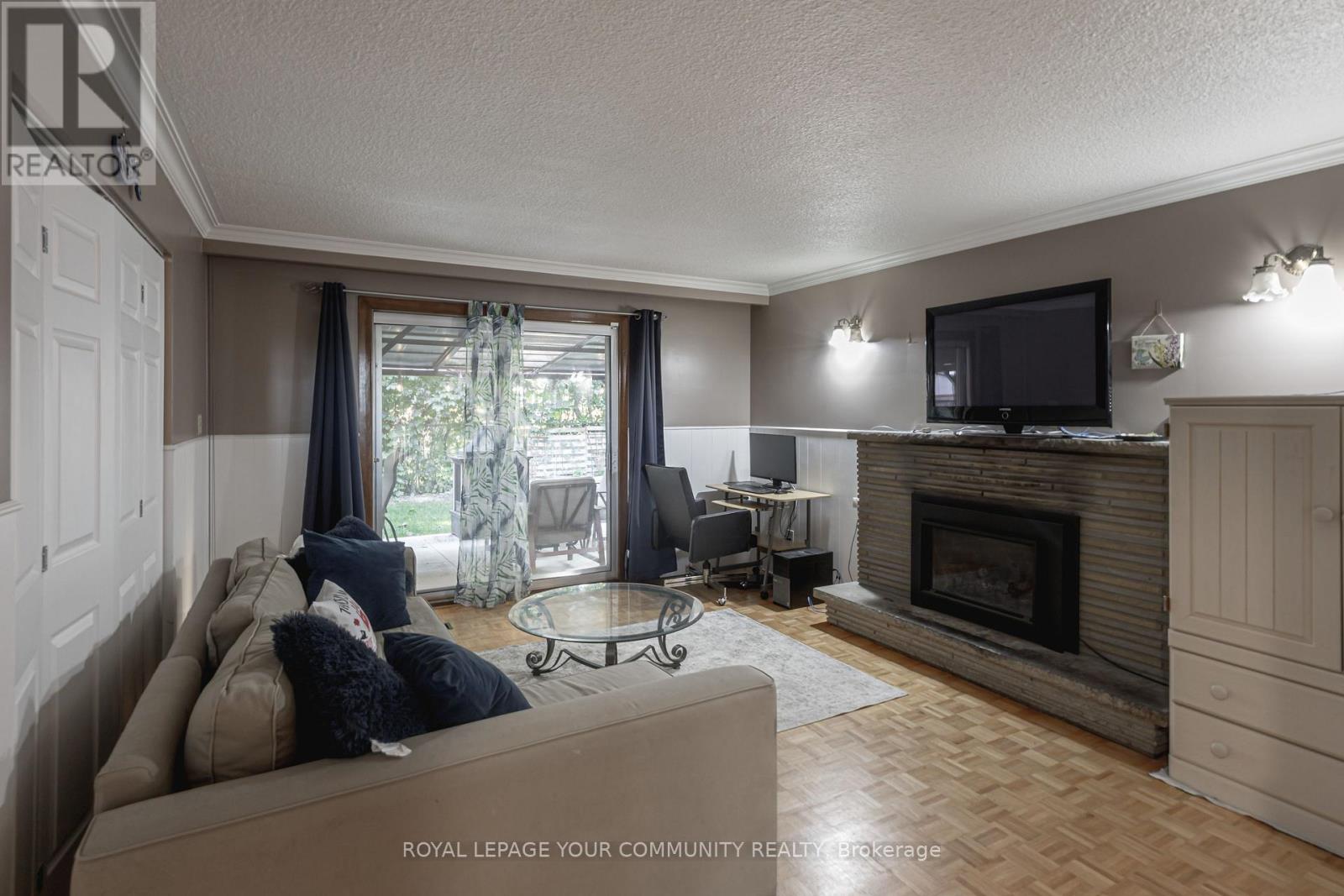 18 Loomis Court, Toronto (York University Heights), Ontario  M3J 1P8 - Photo 36 - W12444913