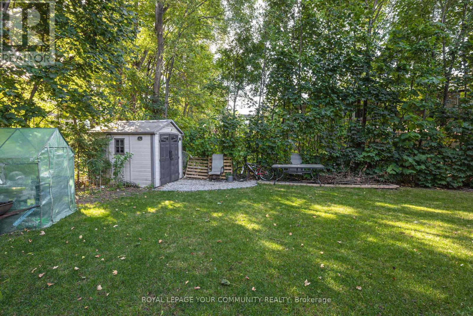 18 Loomis Court, Toronto (York University Heights), Ontario  M3J 1P8 - Photo 9 - W12444913