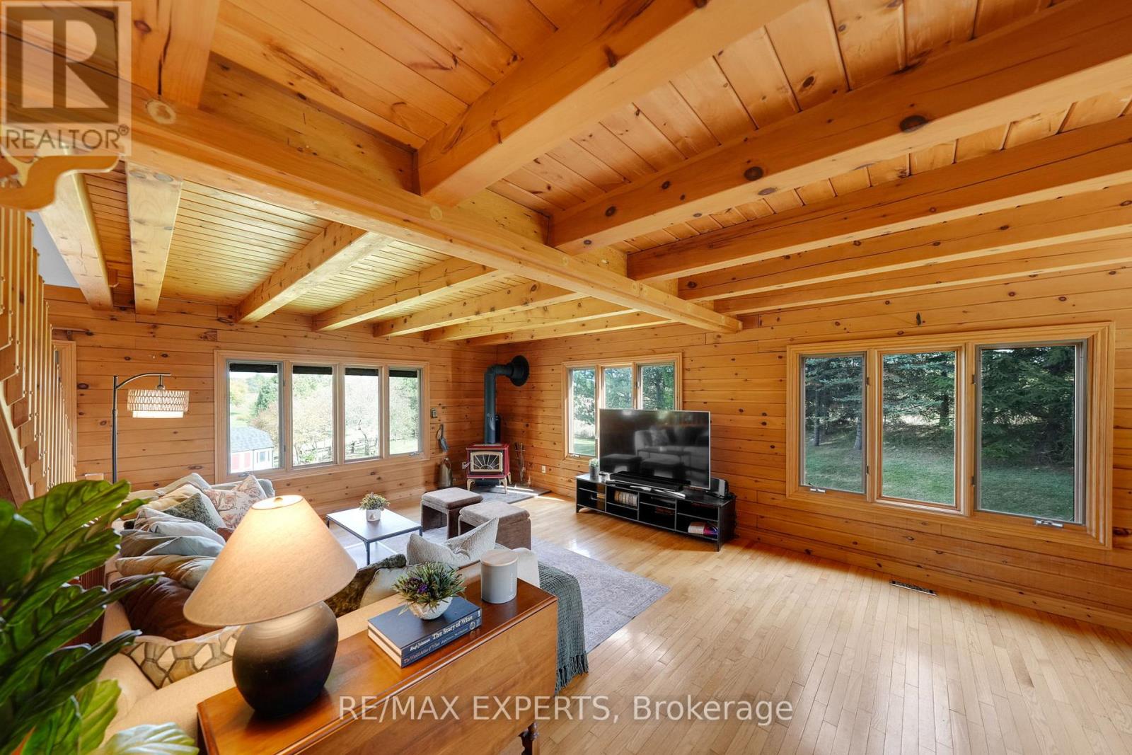 15481 Mount Wolfe Road, Caledon, Ontario  L7E 3P3 - Photo 4 - W12444920