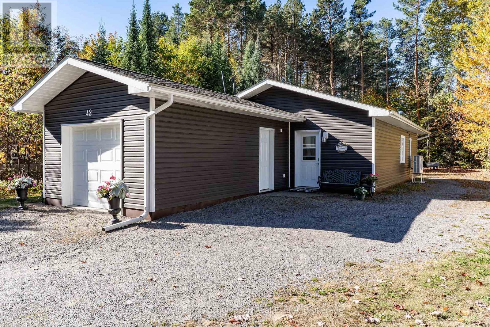 42 Murray Street, Sundridge, Ontario  P0A 1Z0 - Photo 13 - X12444949