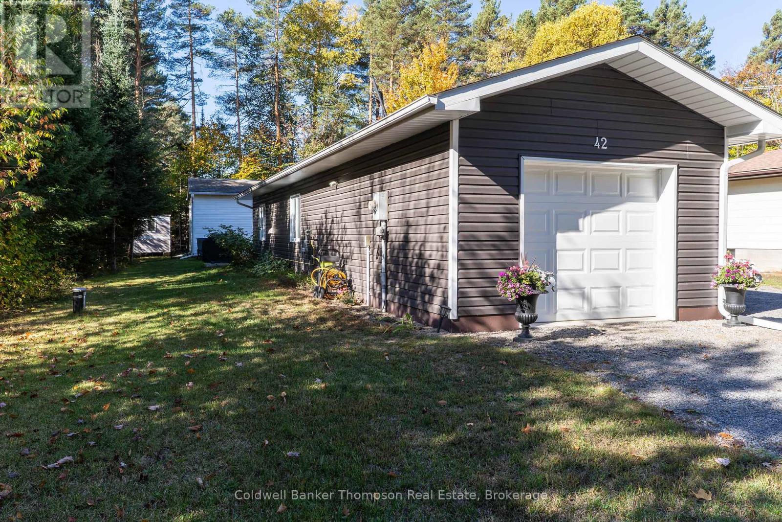 42 Murray Street, Sundridge, Ontario  P0A 1Z0 - Photo 14 - X12444949