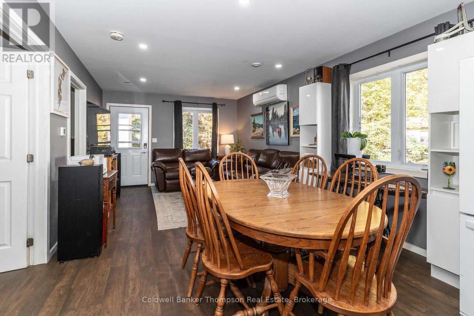 42 Murray Street, Sundridge, Ontario  P0A 1Z0 - Photo 3 - X12444949