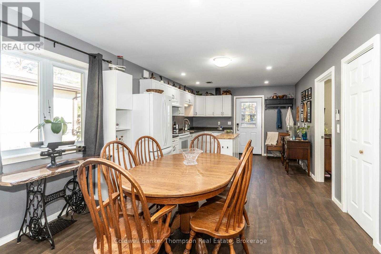 42 Murray Street, Sundridge, Ontario  P0A 1Z0 - Photo 6 - X12444949